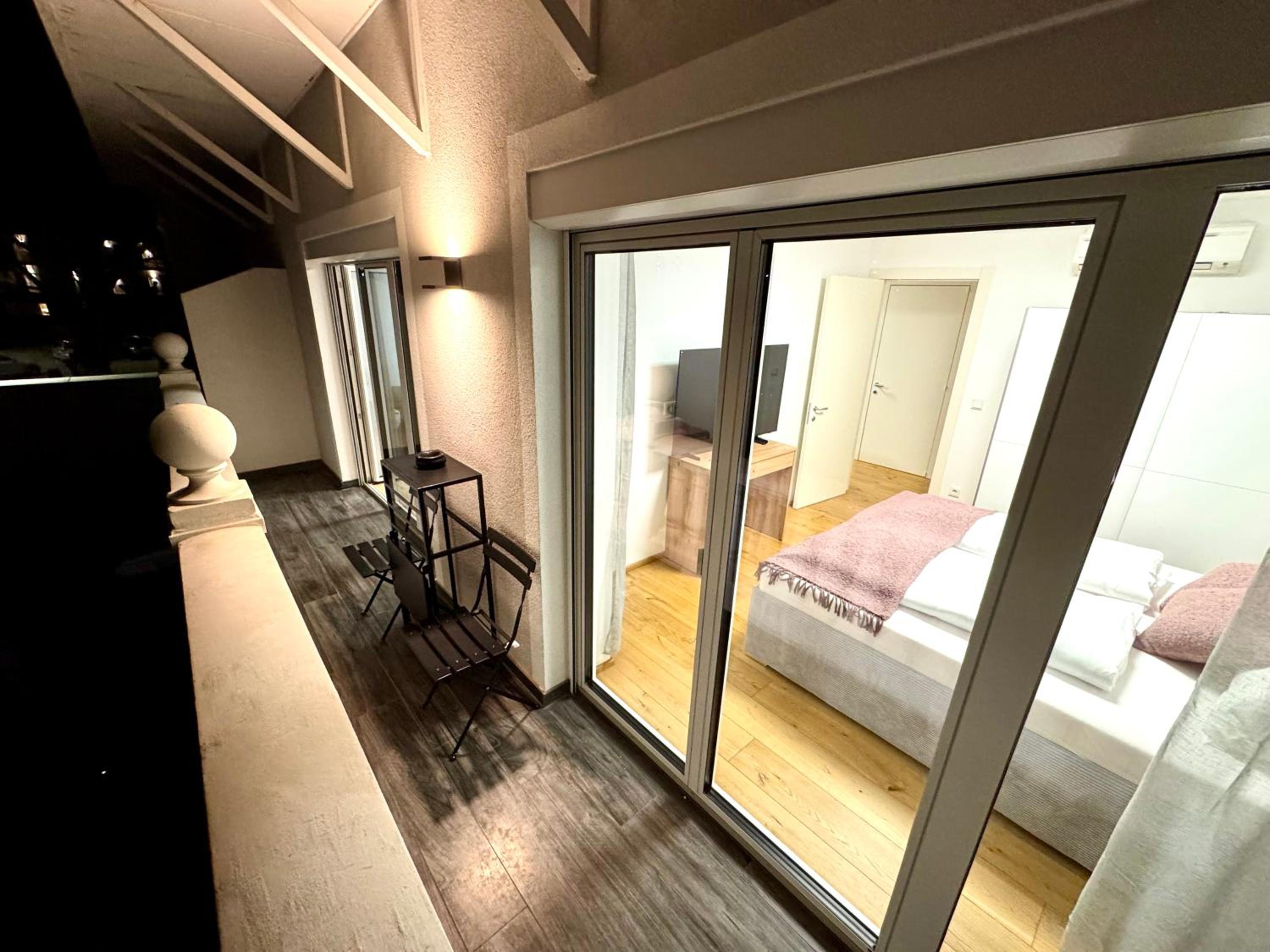 Superior One-Bedroom Apartment with Balcony photo 2