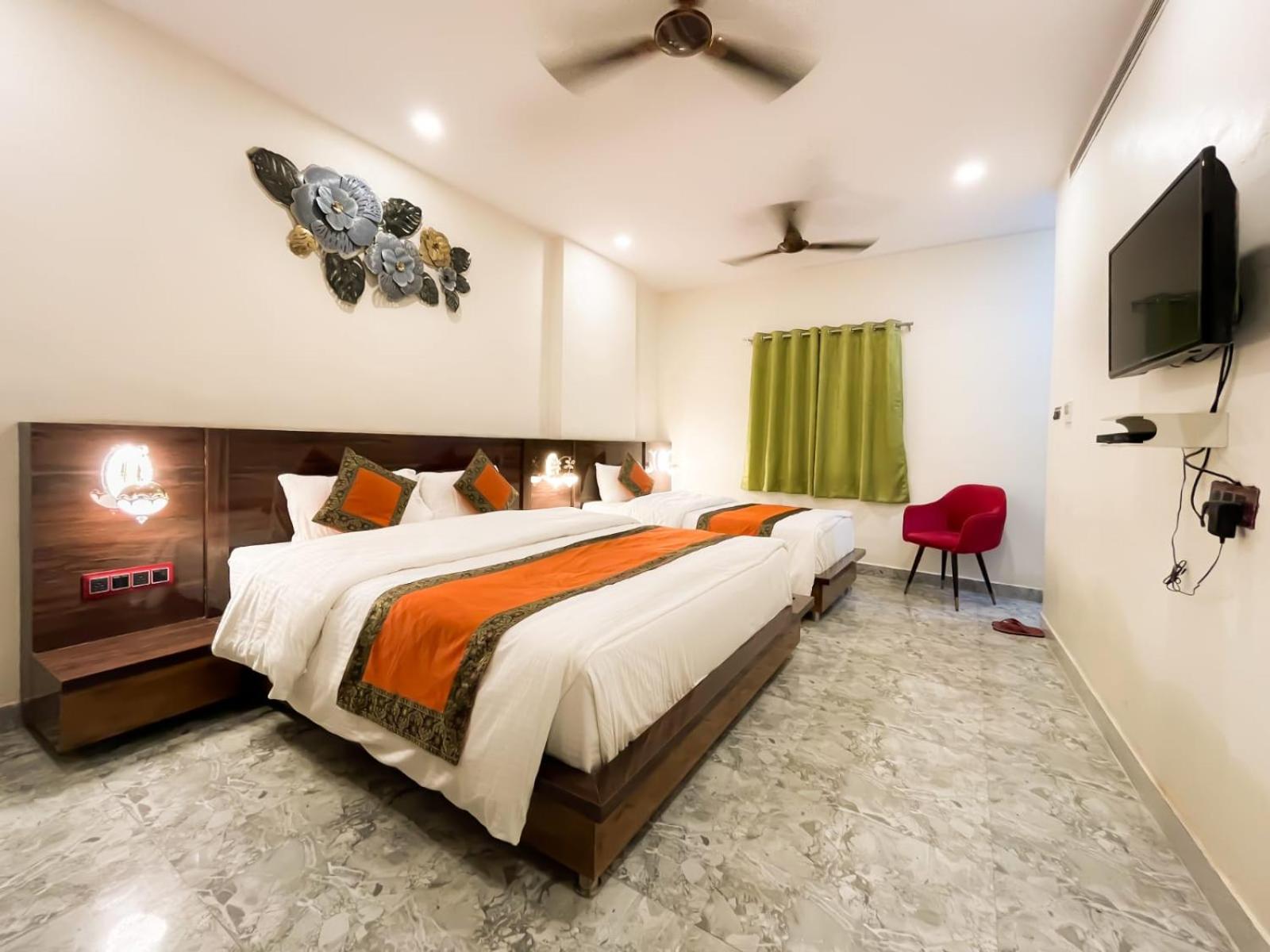 Triple Room with Private Bathroom photo 2