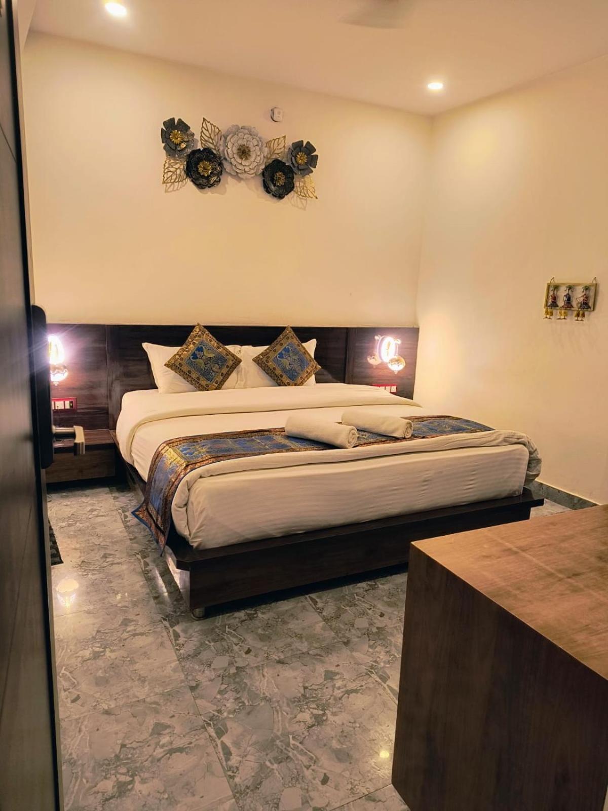 Double Room with Private Bathroom photo 3