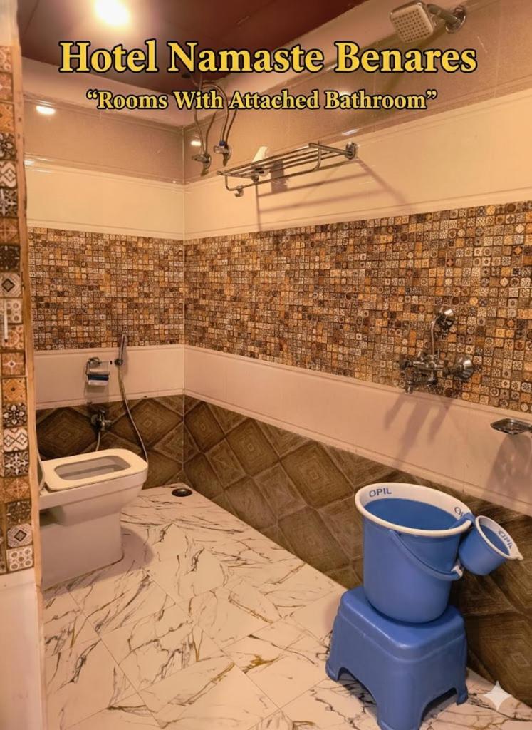 Double or Twin Room with Private Bathroom photo 3