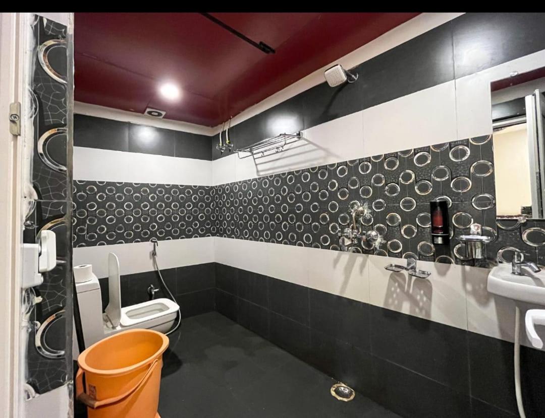 Double or Twin Room with Private Bathroom photo 2