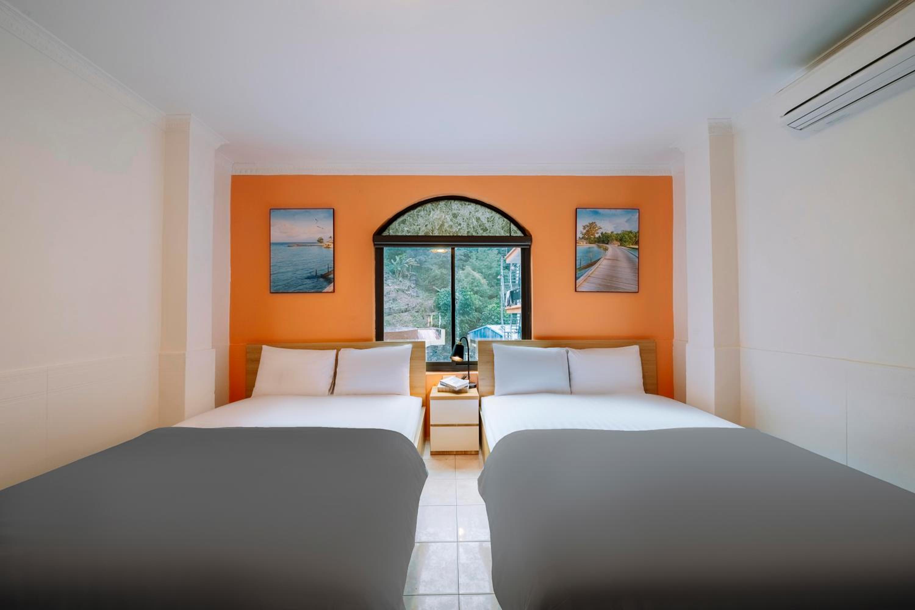 Quadruple Room with Mountain View