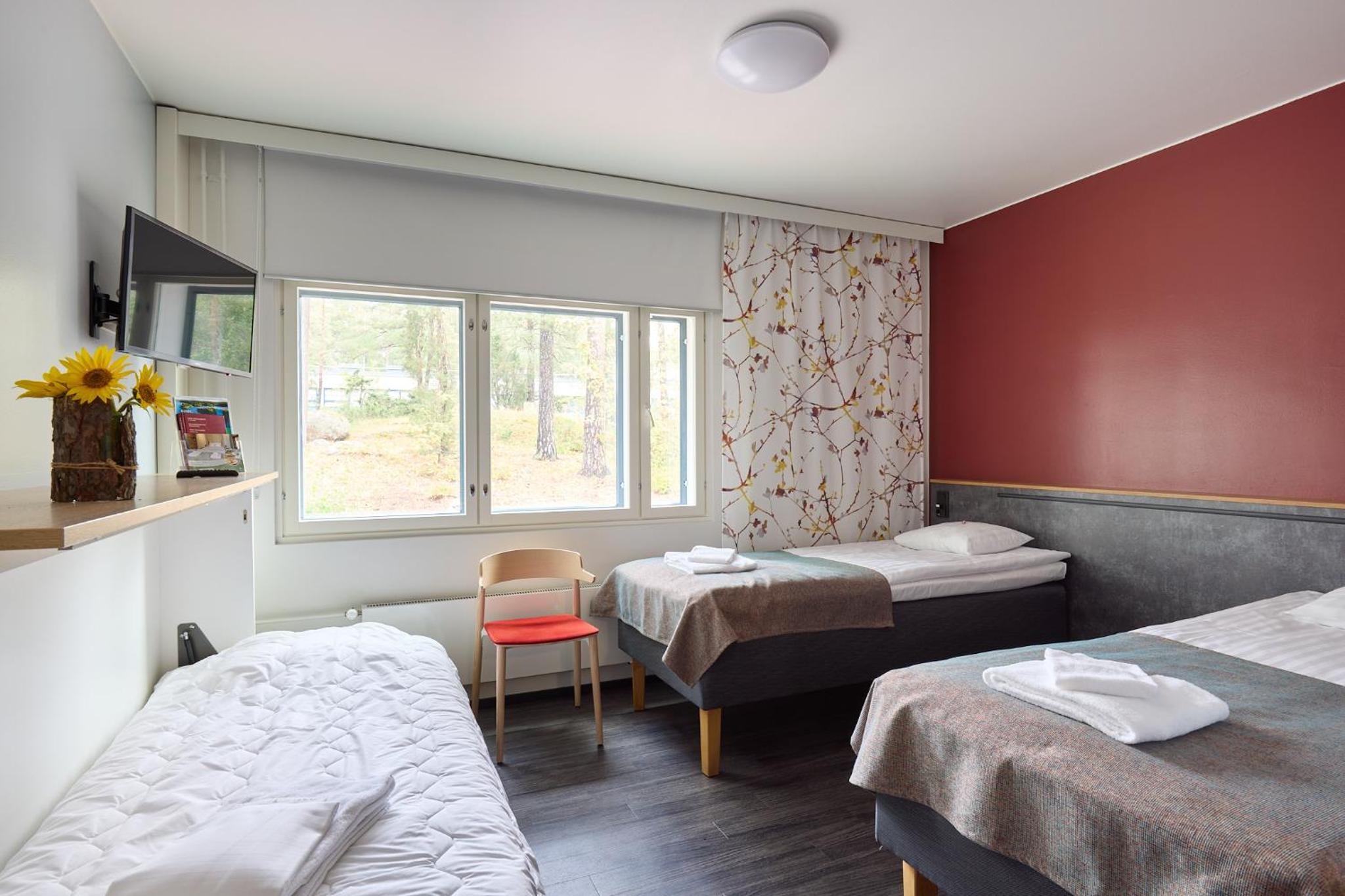 Twin Room with Extra Bed photo 3