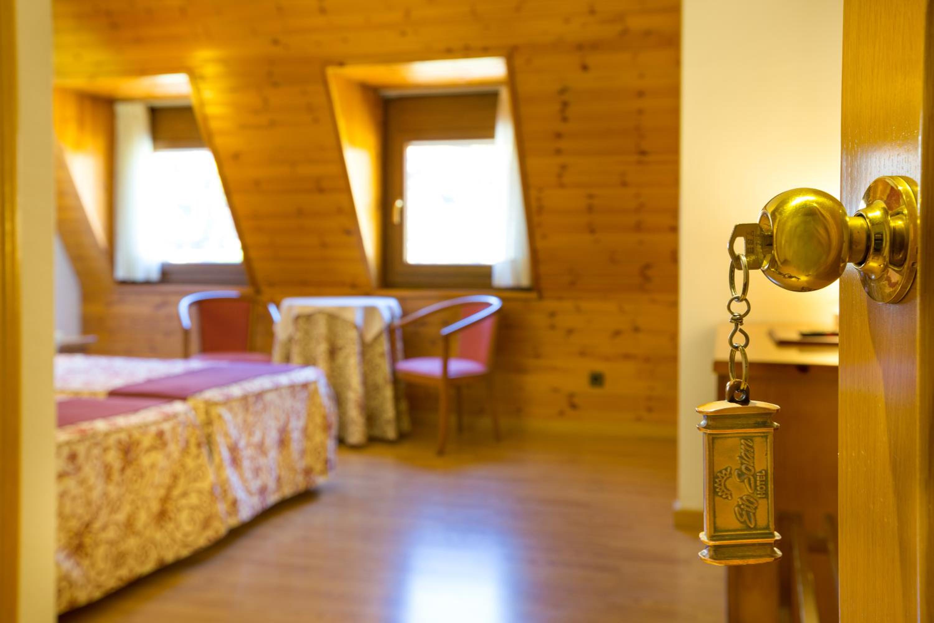 Double or Twin Room - Attic - Photo 11