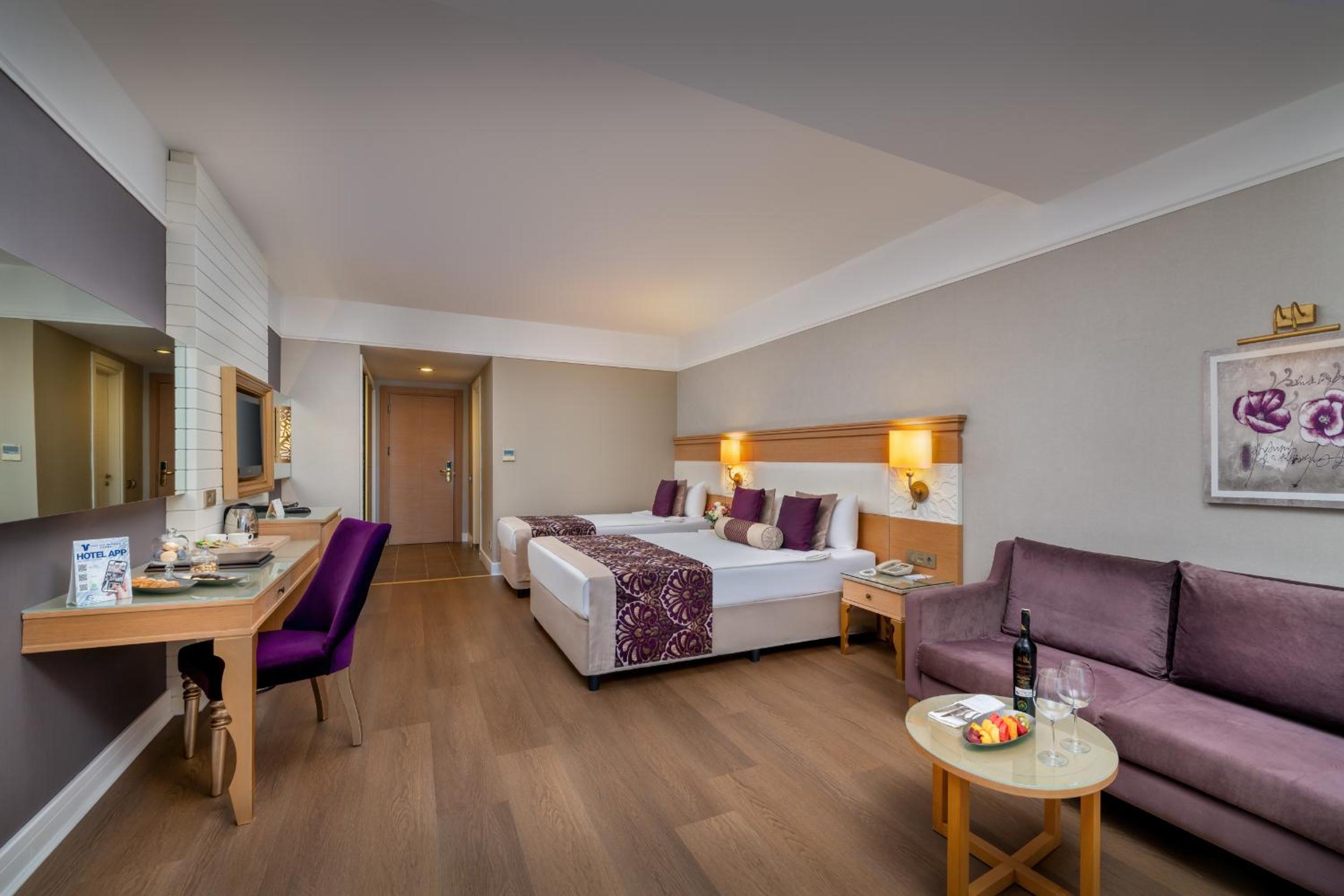 Comfort Room with Sea or Pool View photo 2