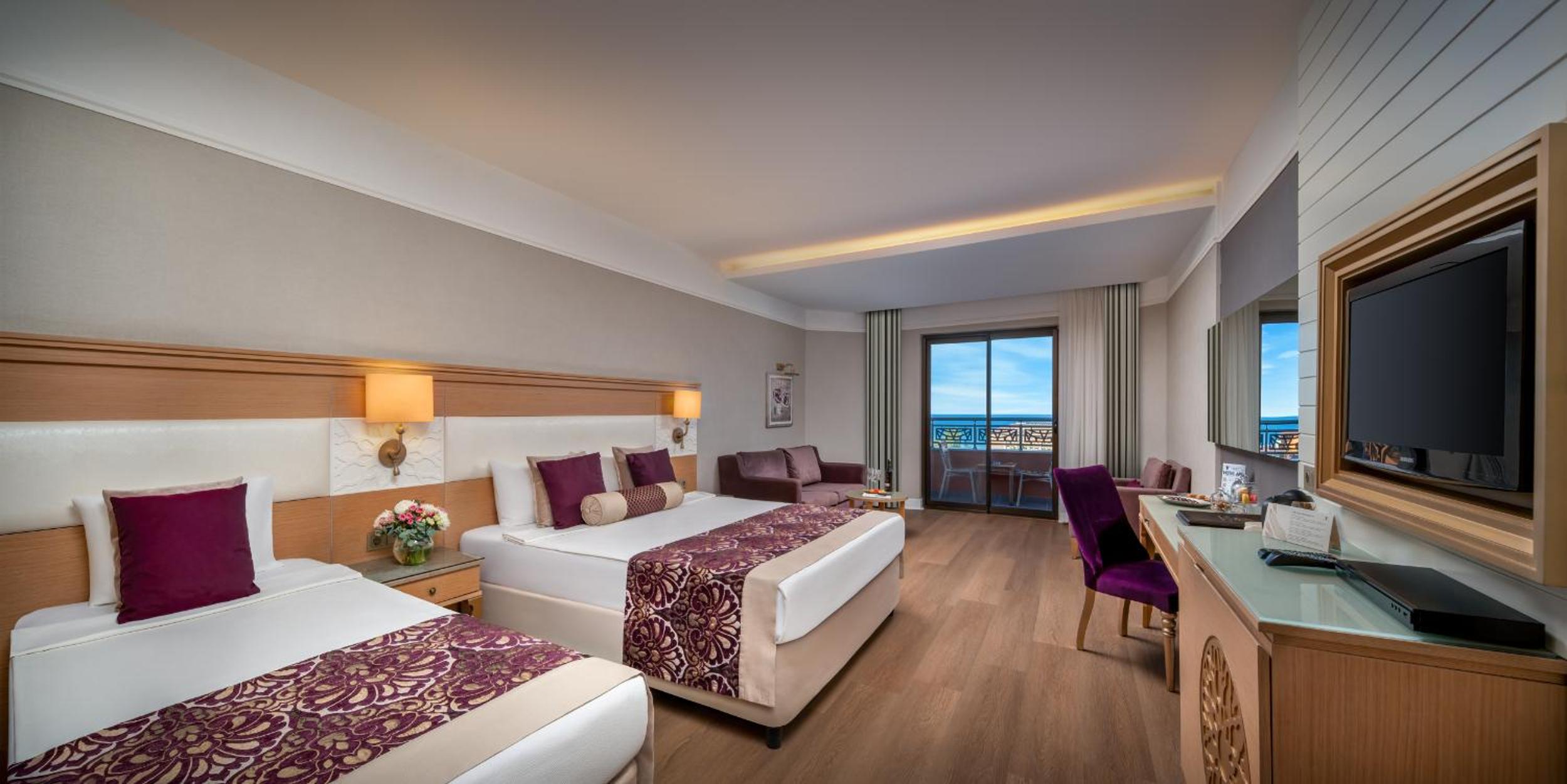 Comfort Room with Sea or Pool View
