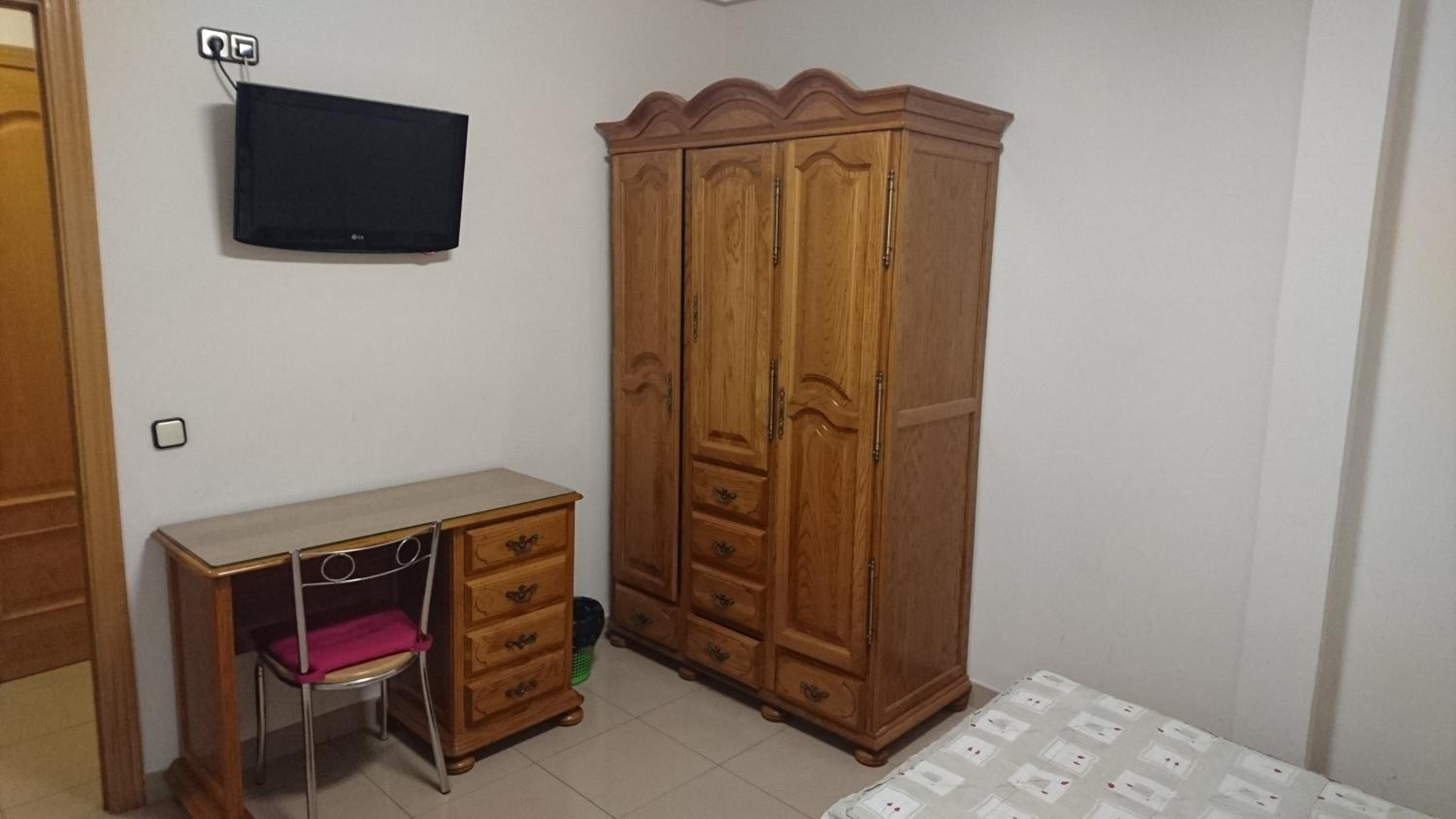 Twin Room - Photo 5