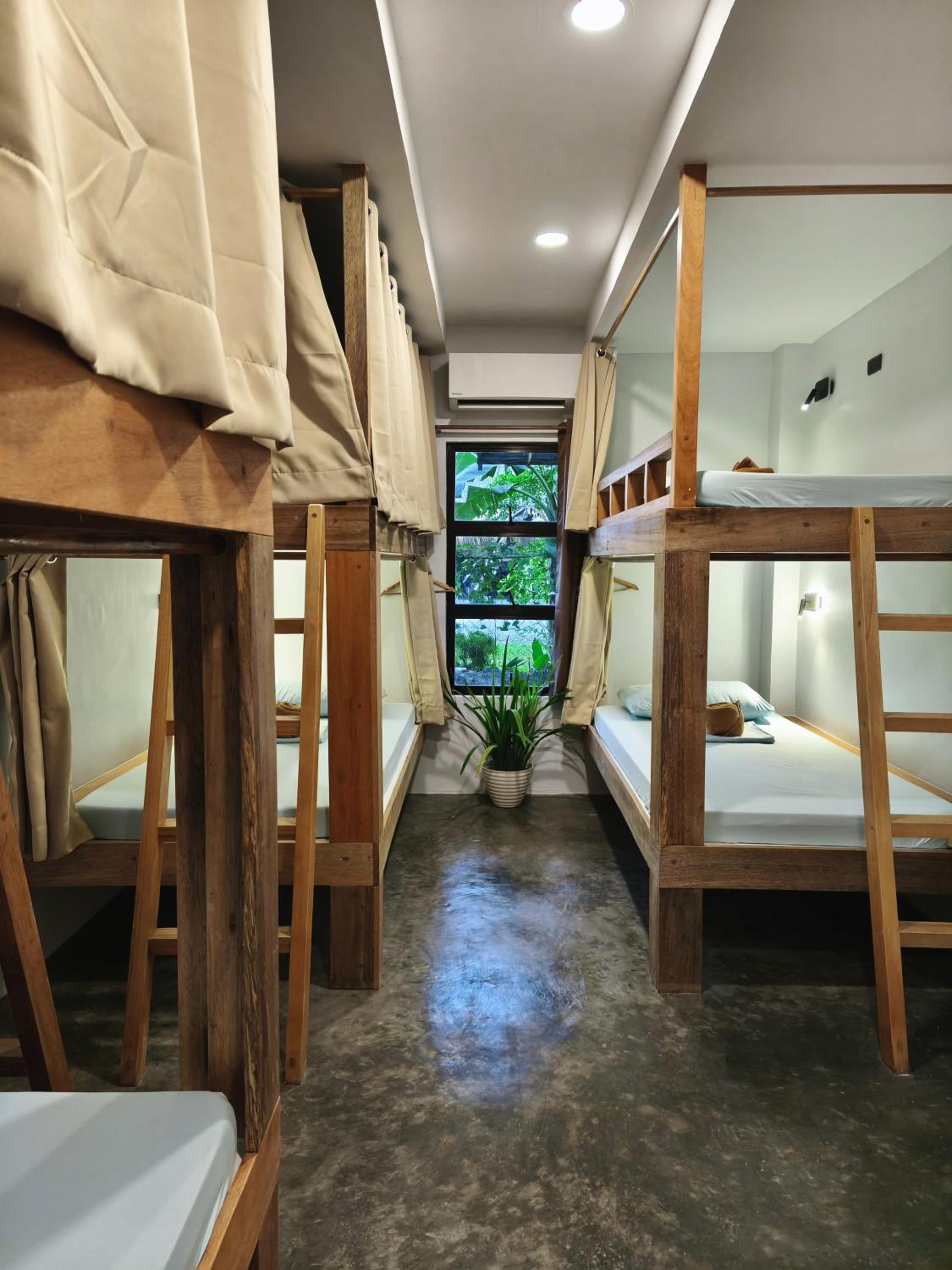 Bed in 6-Bed Mixed Dormitory Room photo 2