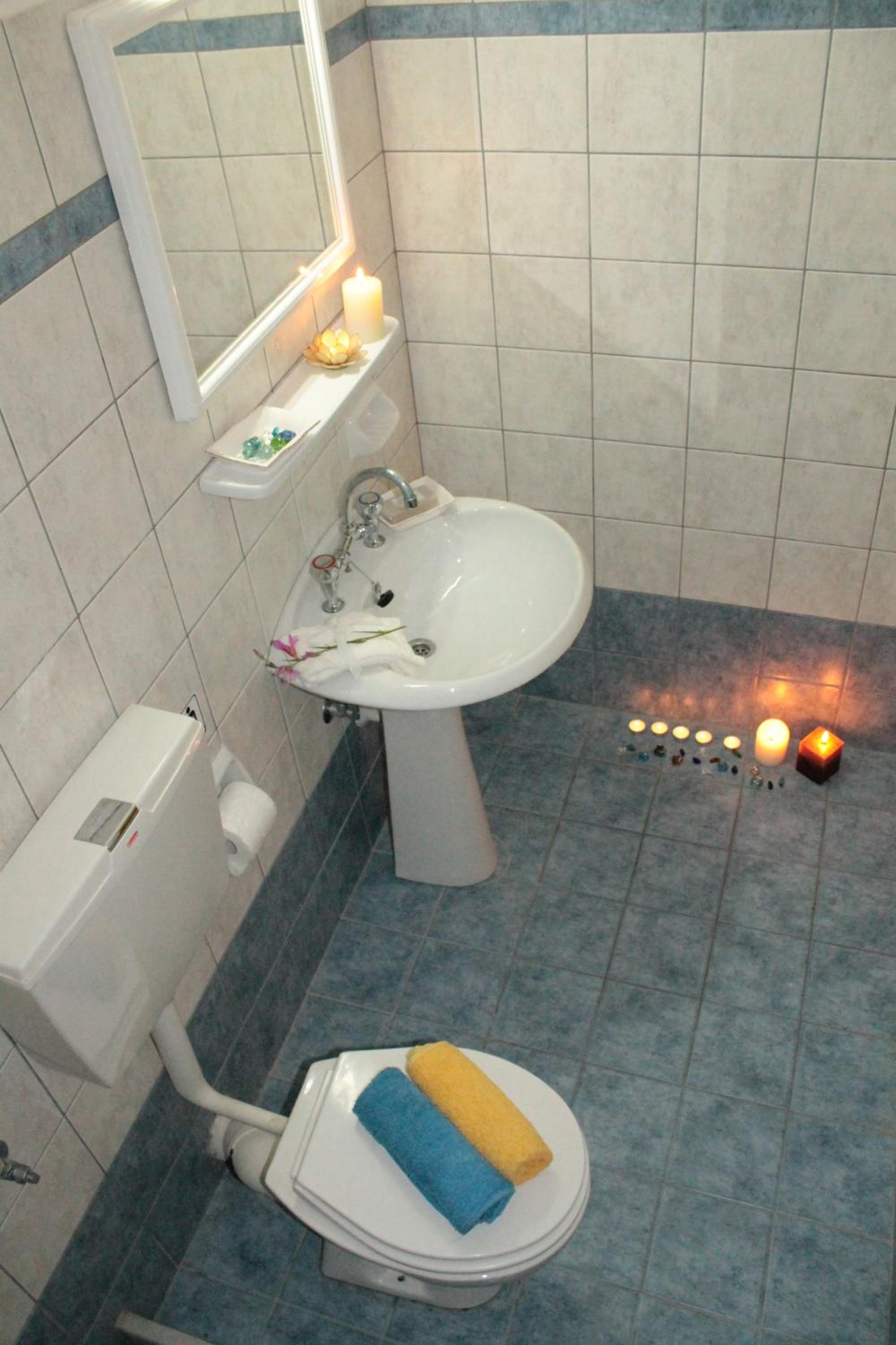 One-Bedroom Apartment - Photo 17