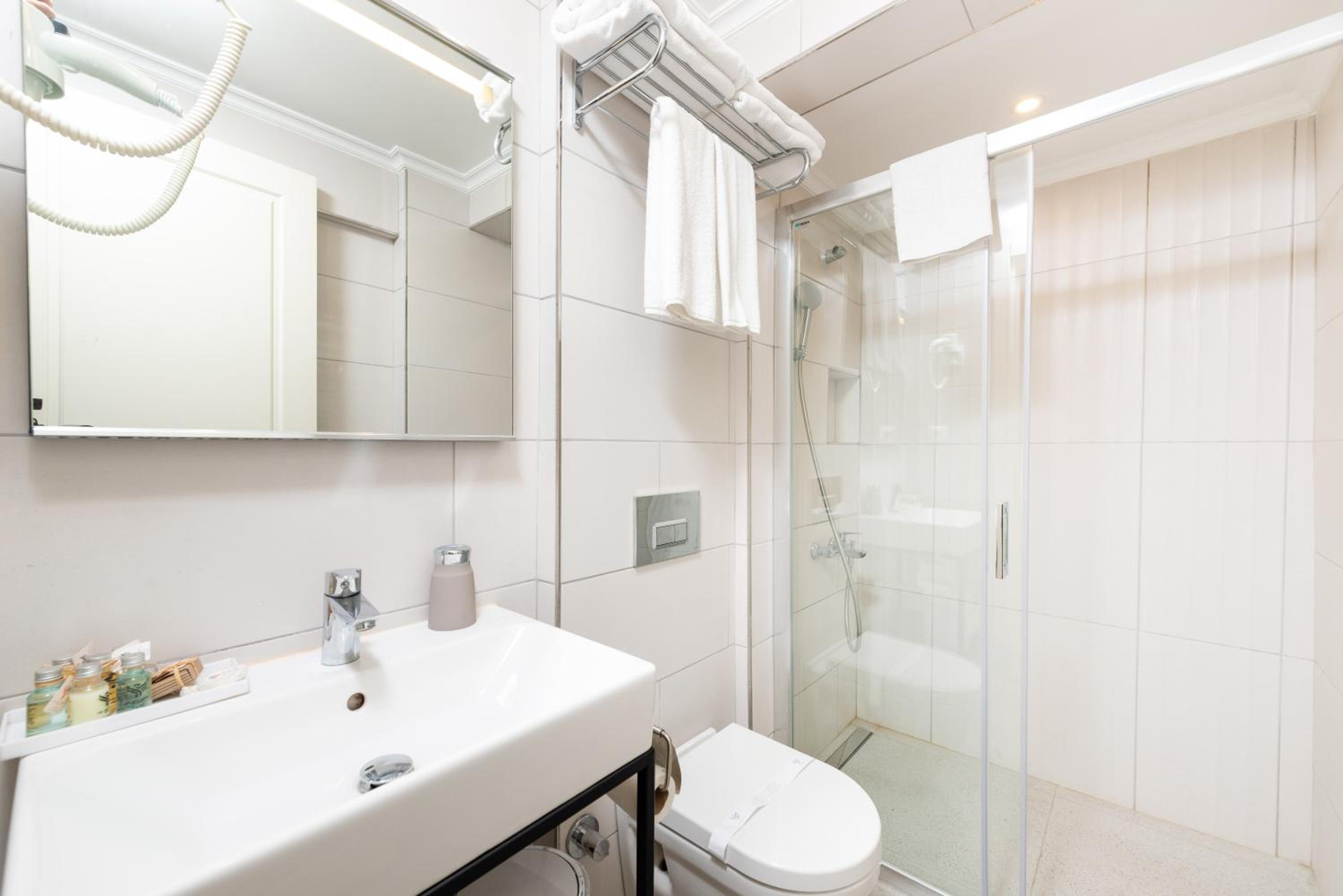 Double or Twin Room photo 2