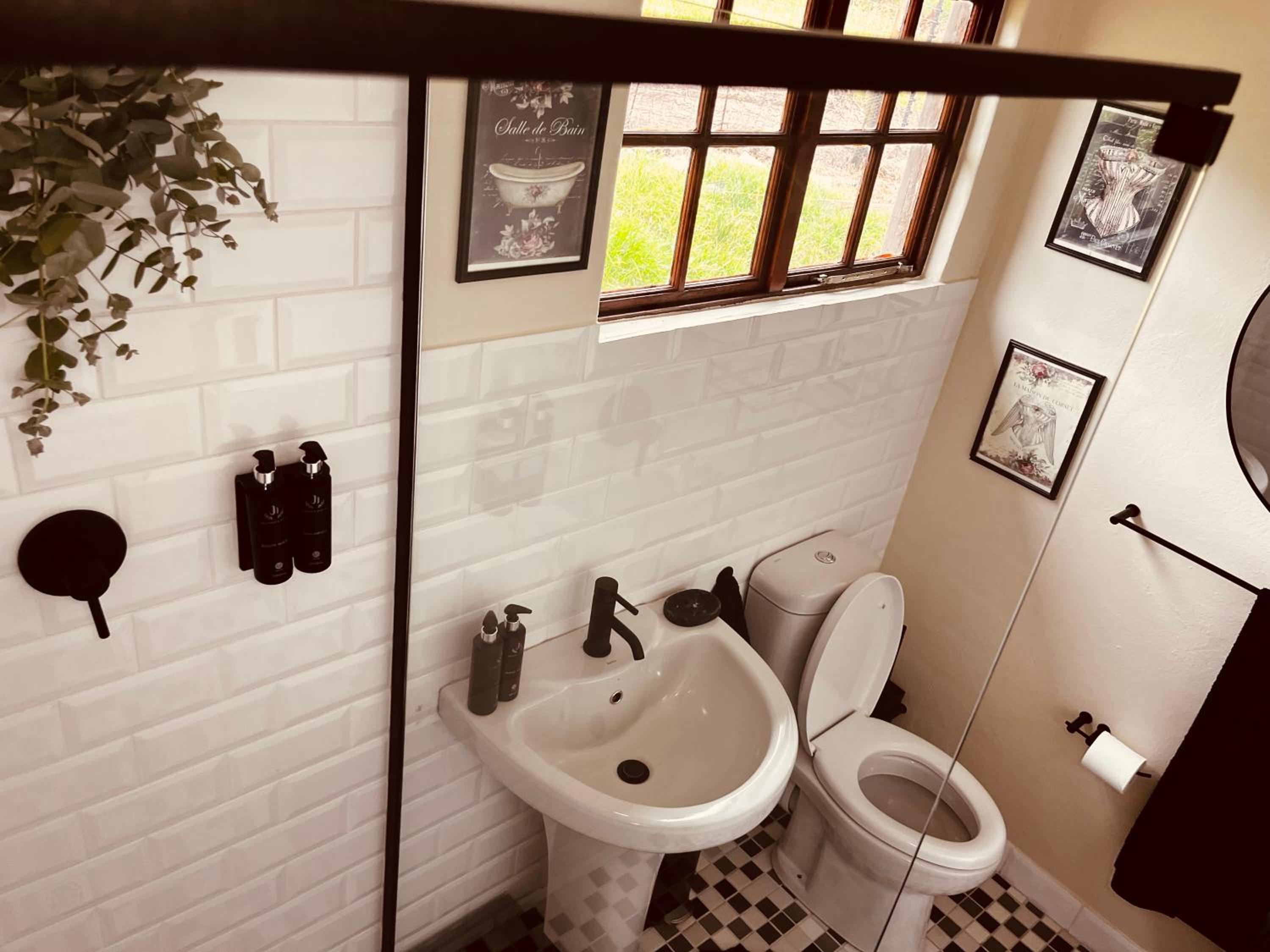 Deluxe Two-Bedroom Apartment with Garden View photo 1