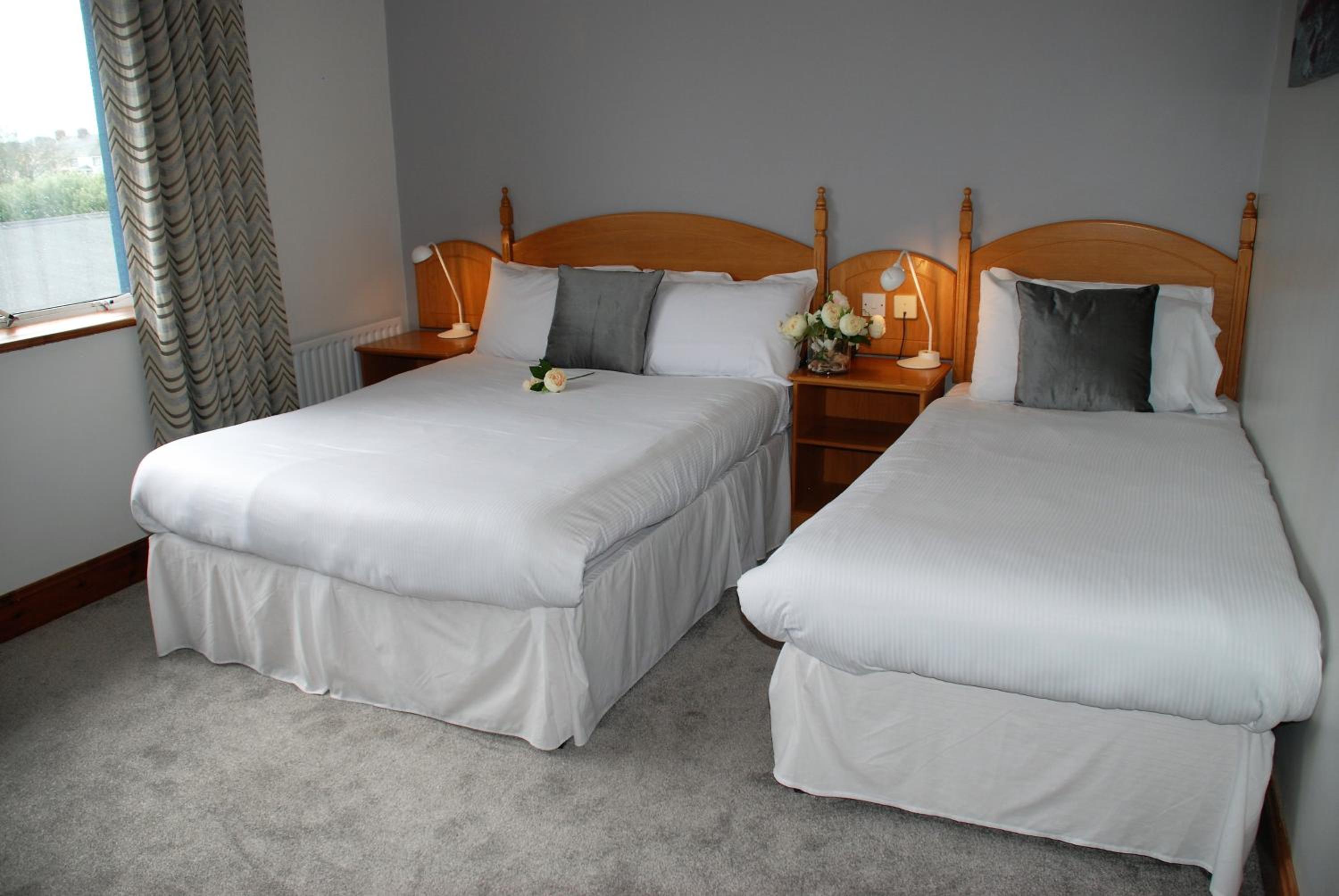 Double or Twin Room with Shower photo 2