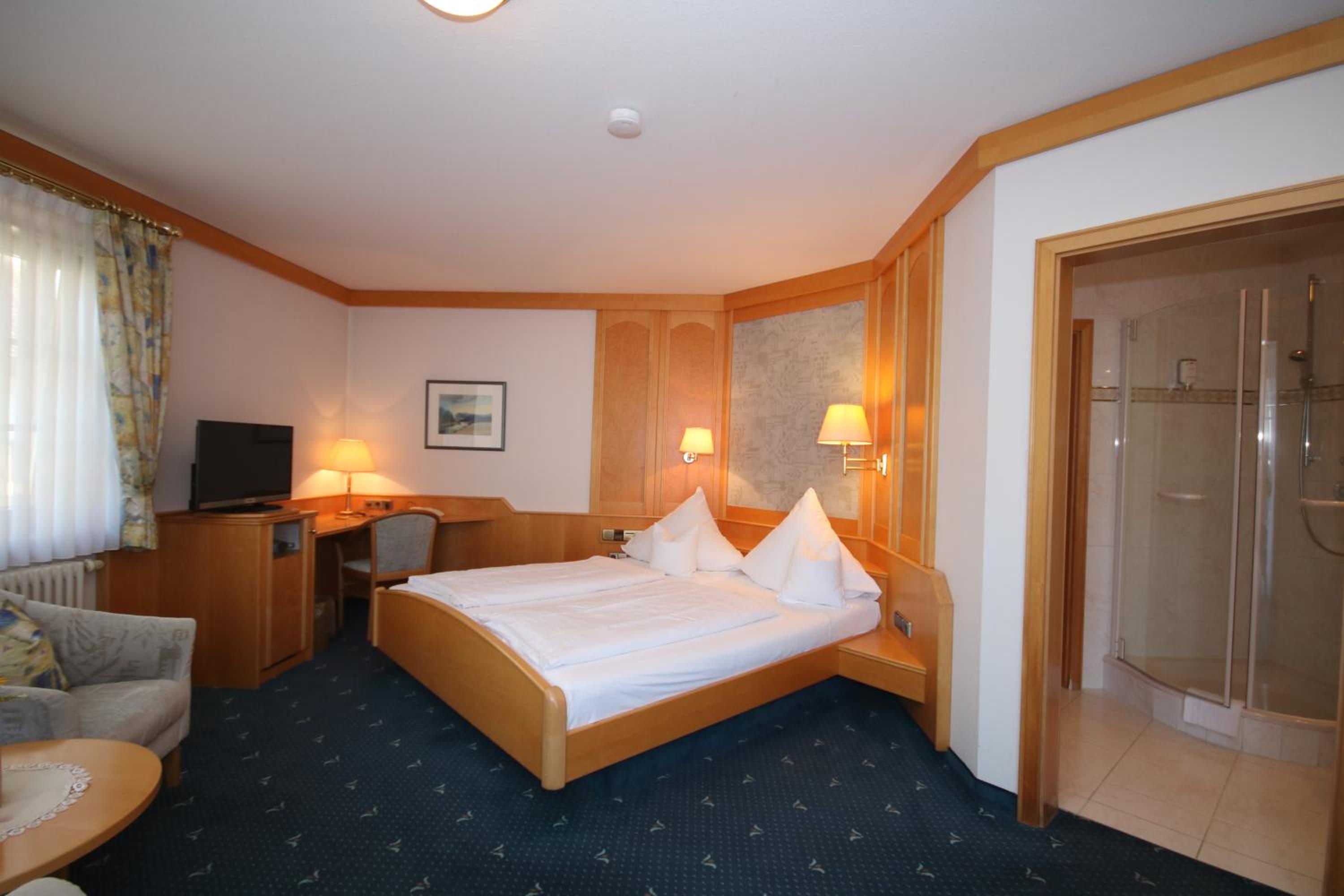 Basic Double Room photo 2