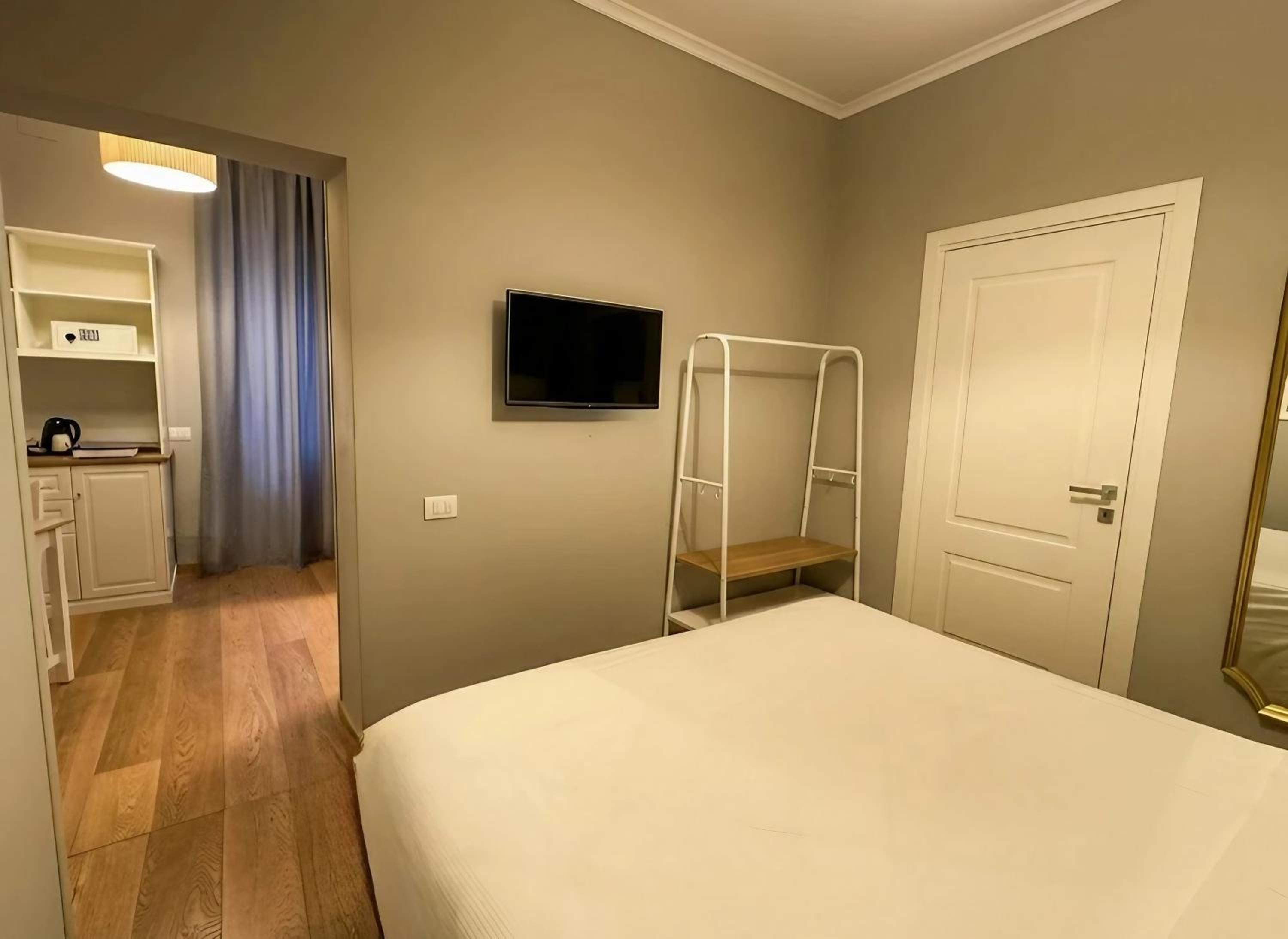 Standard Double Room photo 3
