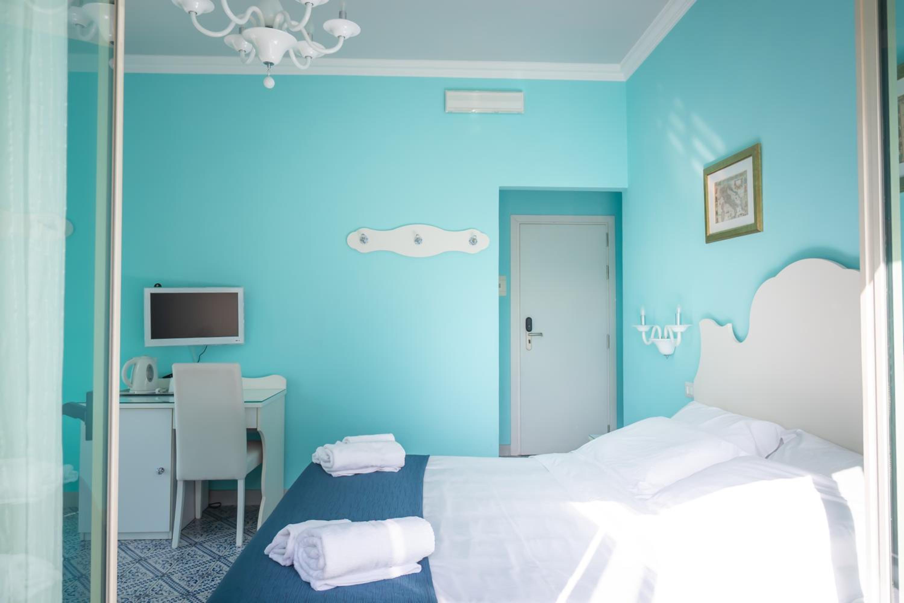 Double Room with Balcony and Sea View photo 1