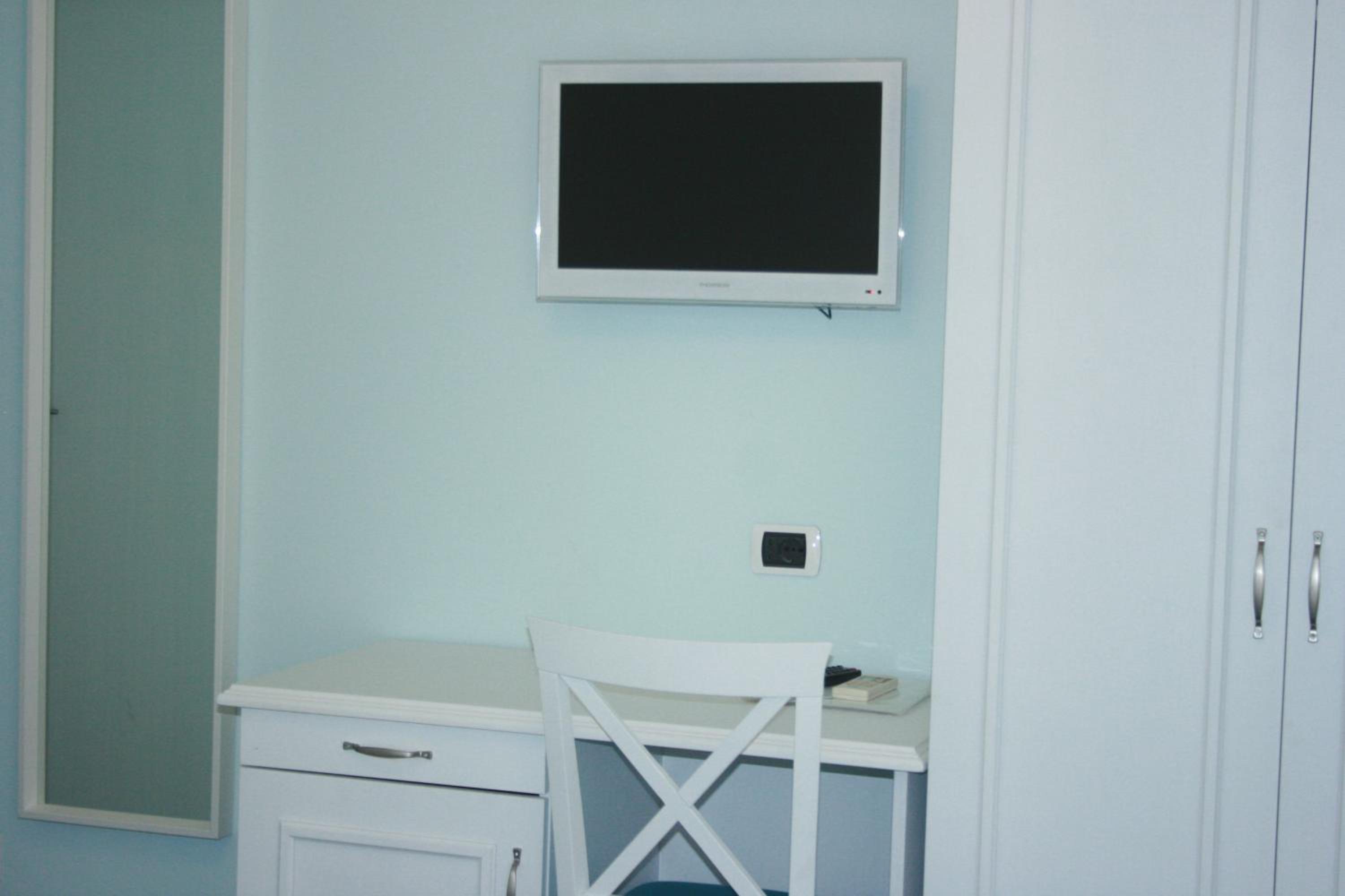 Economy Double Room photo 2