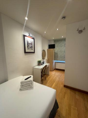 Large Double Room photo 2