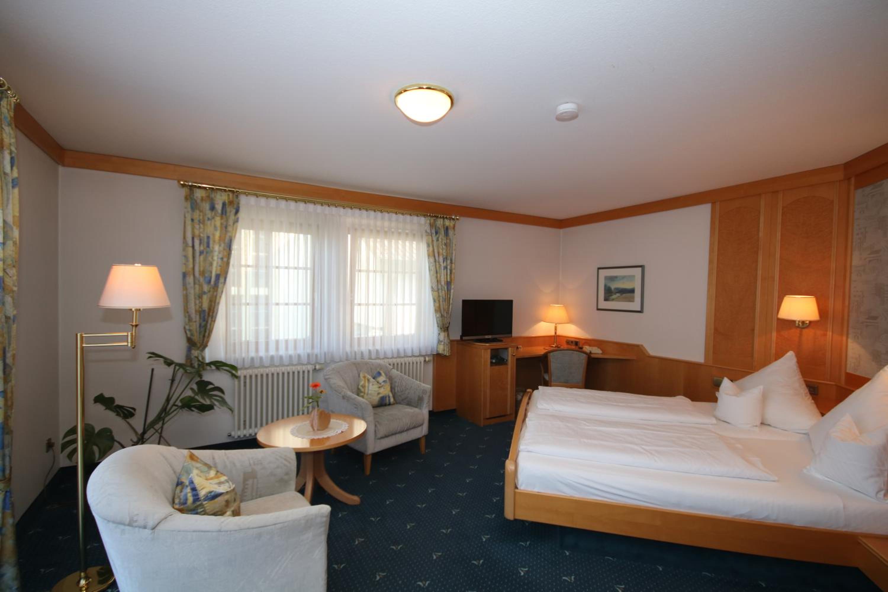 Basic Double Room photo 3