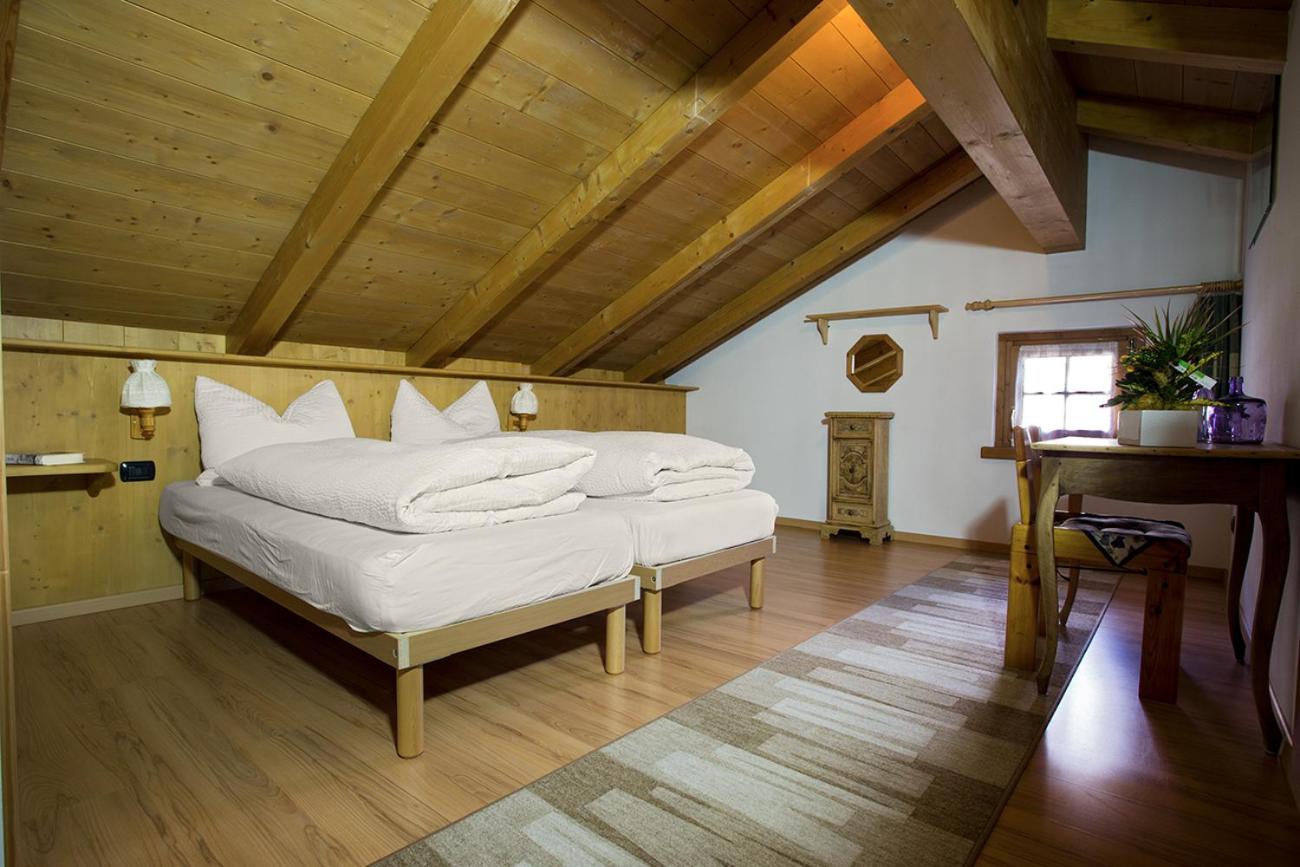 Two-Bedroom Apartment - Split Level photo 2