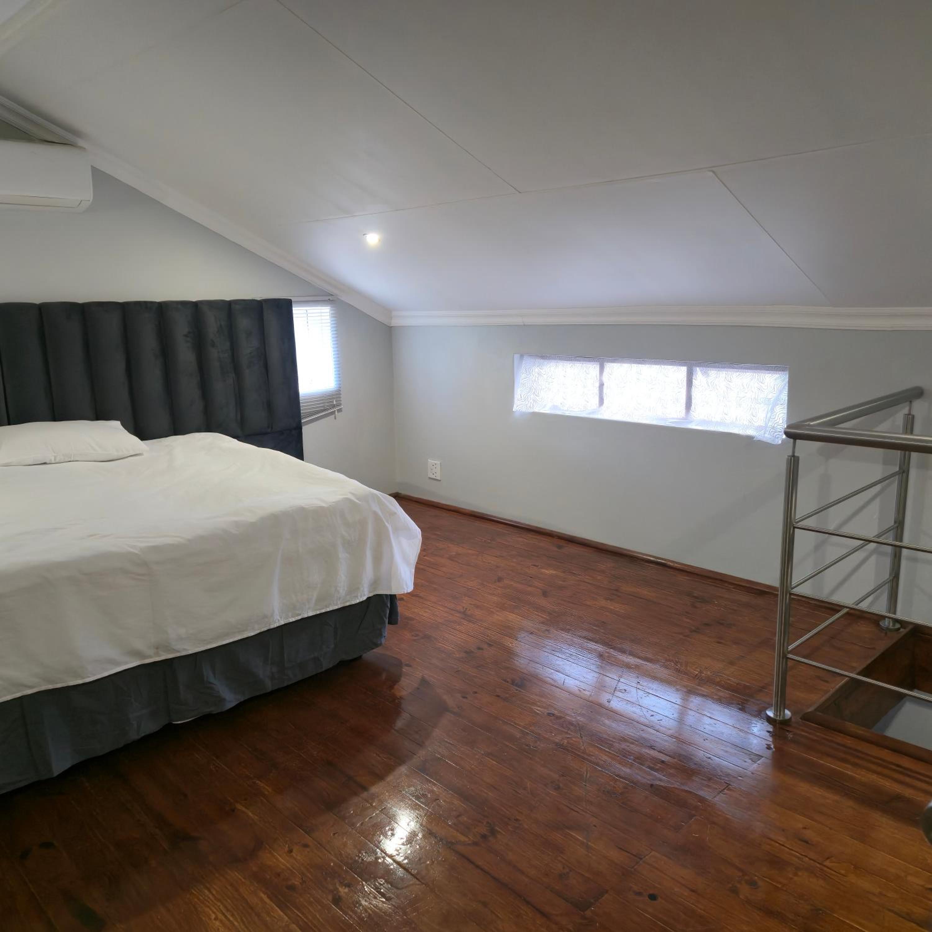 Classic One-Bedroom Apartment with King Bed photo 1