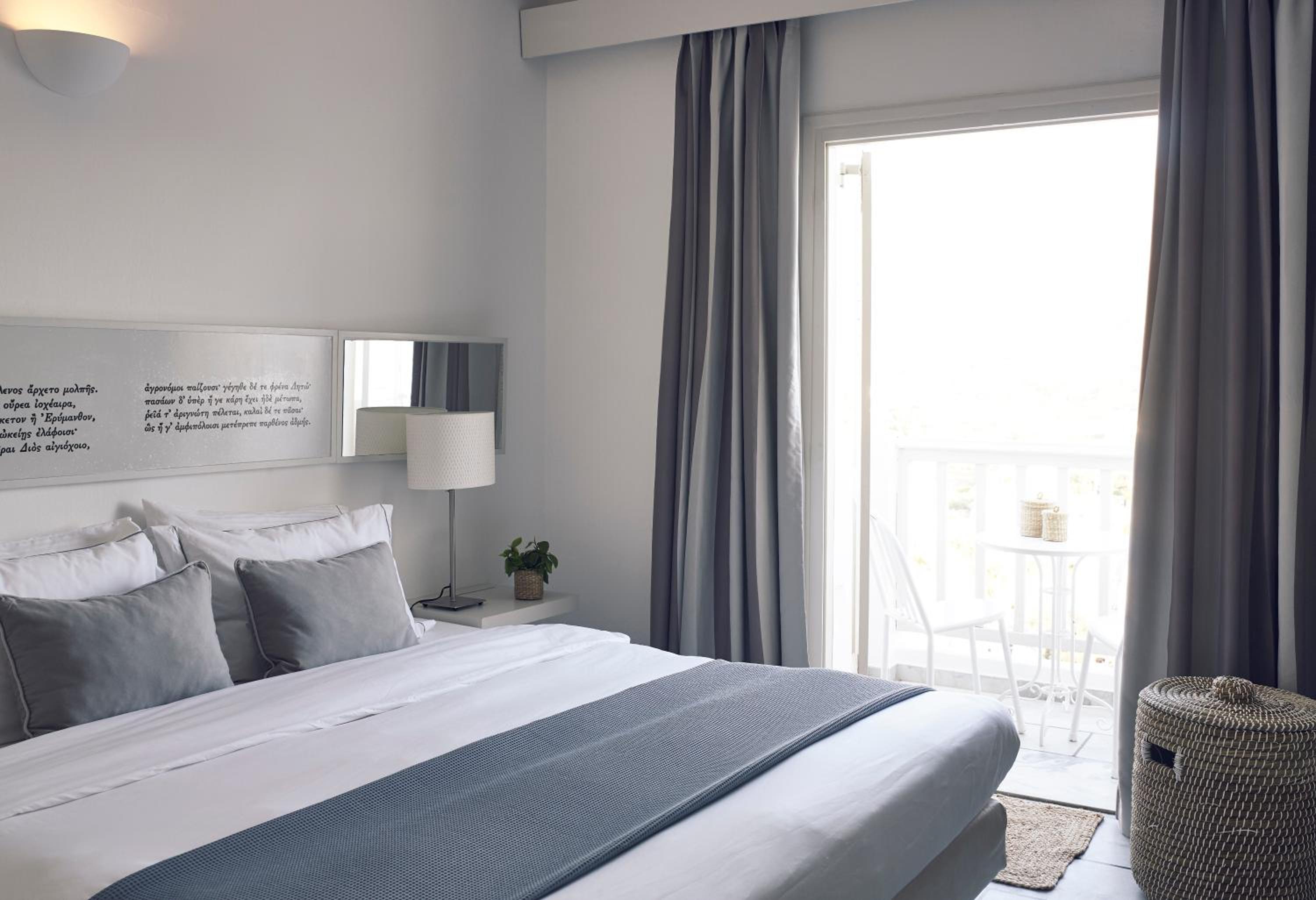 Cozy Room Side Sea View