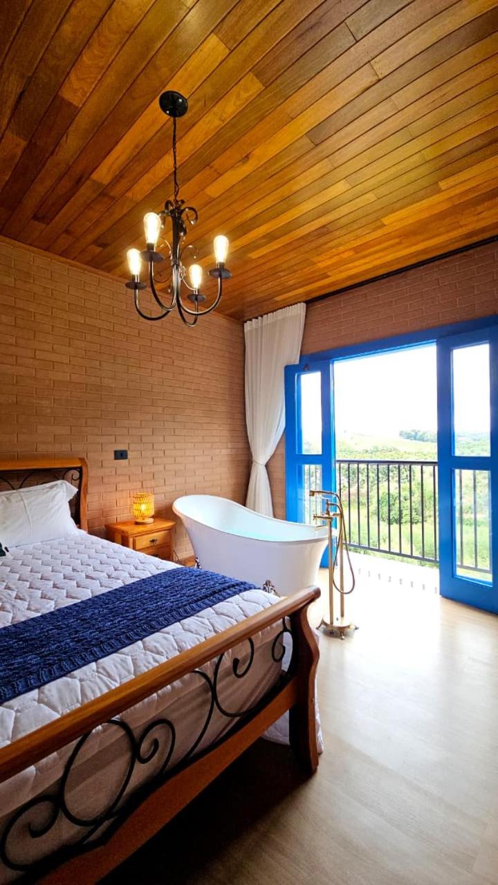 Three-Bedroom Villa photo 1