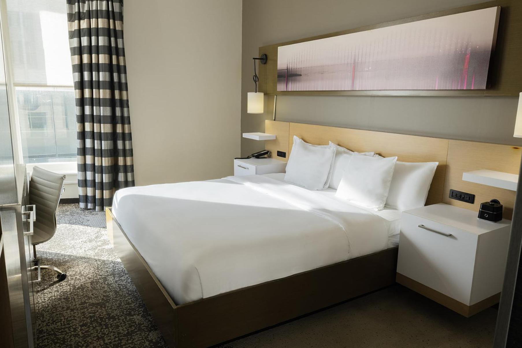 Standard King Room photo 2