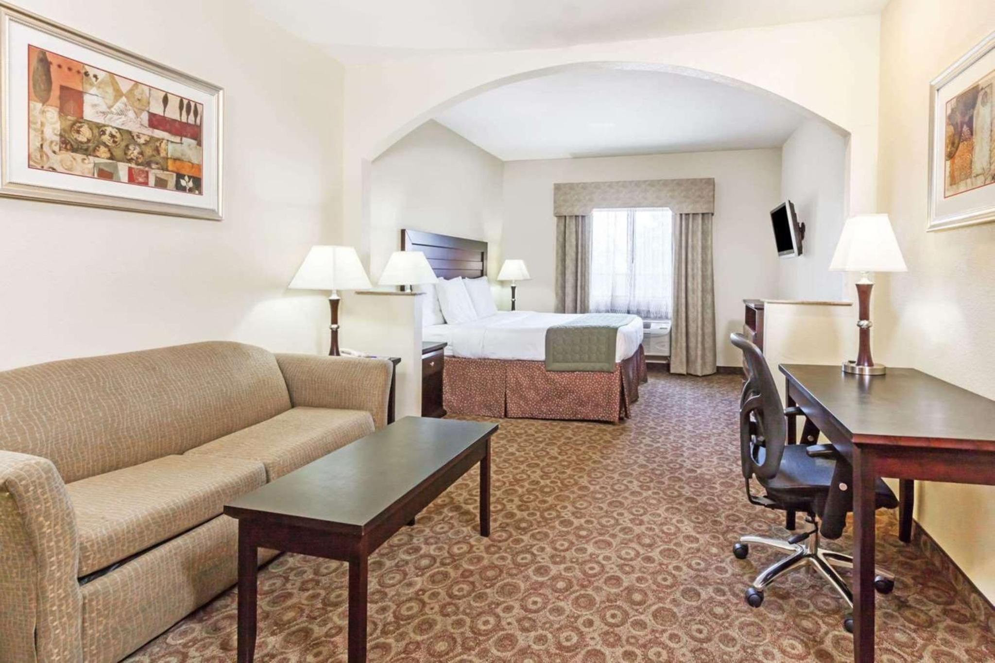 King Suite - Photo 1