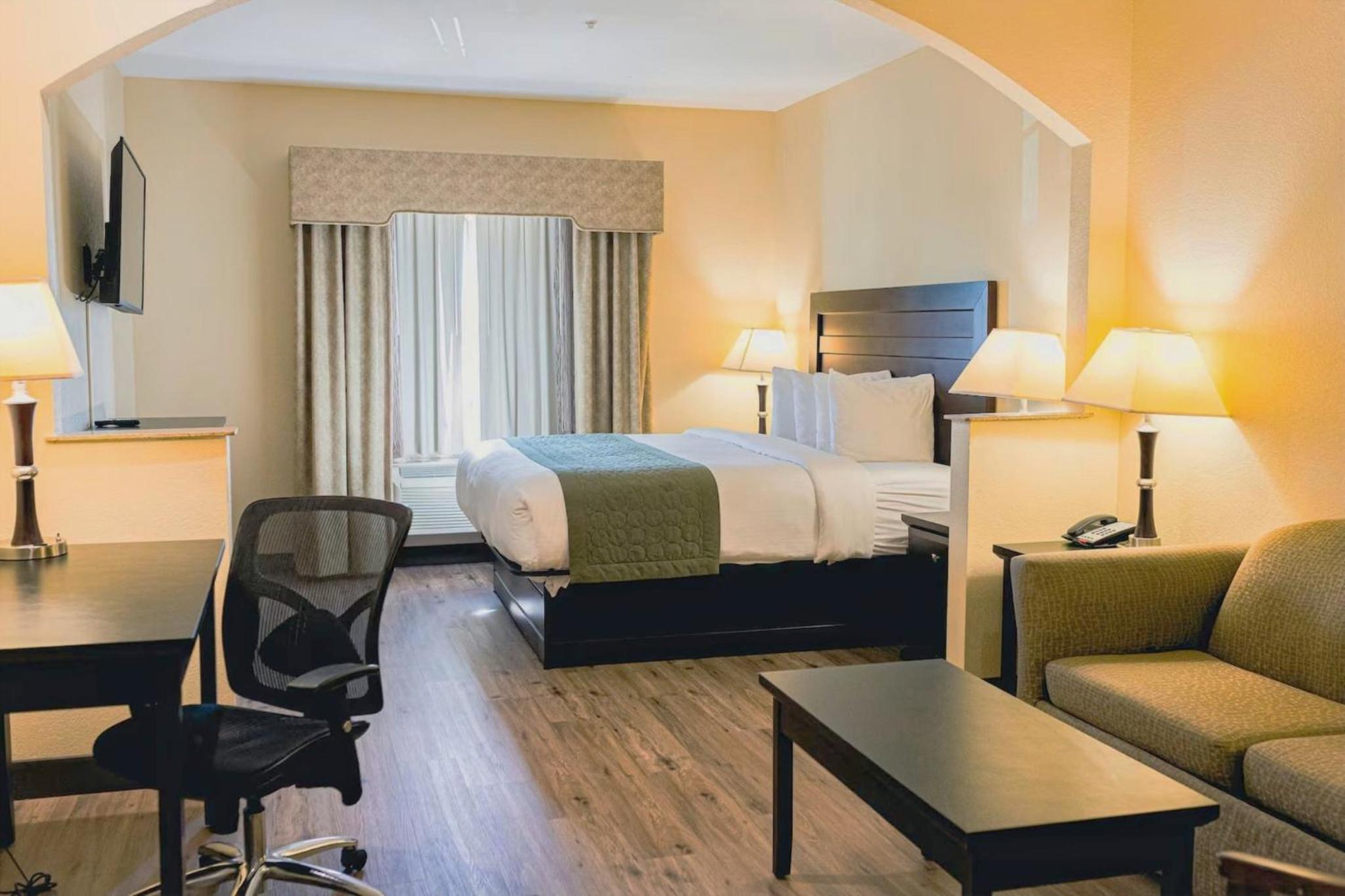 King Suite - Photo 2