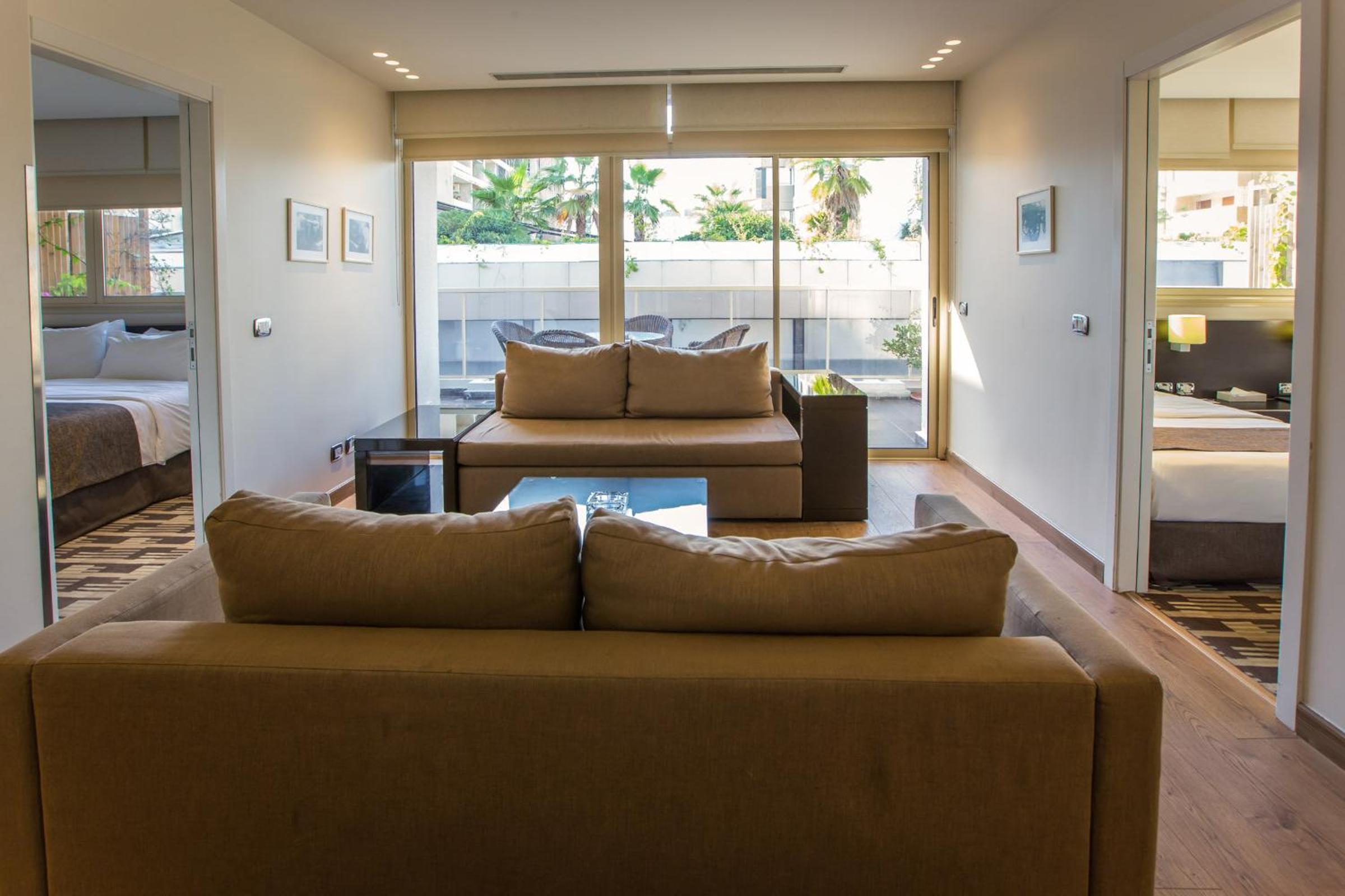 Premium Two-Bedroom Suite photo 3