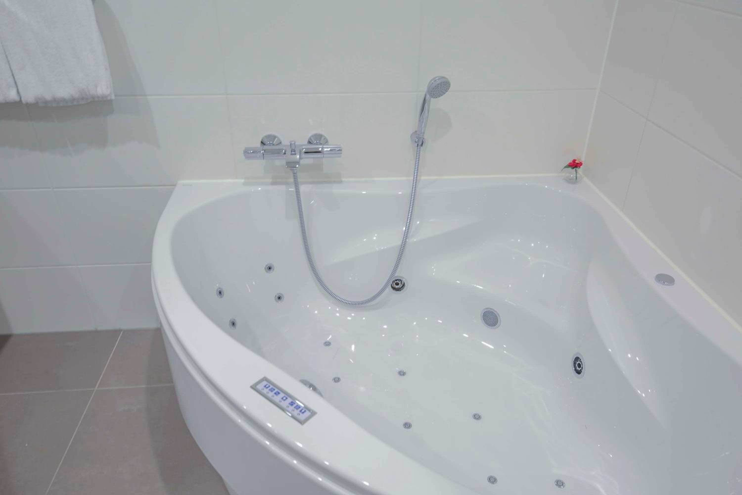 Suite with Jacuzzi photo 3
