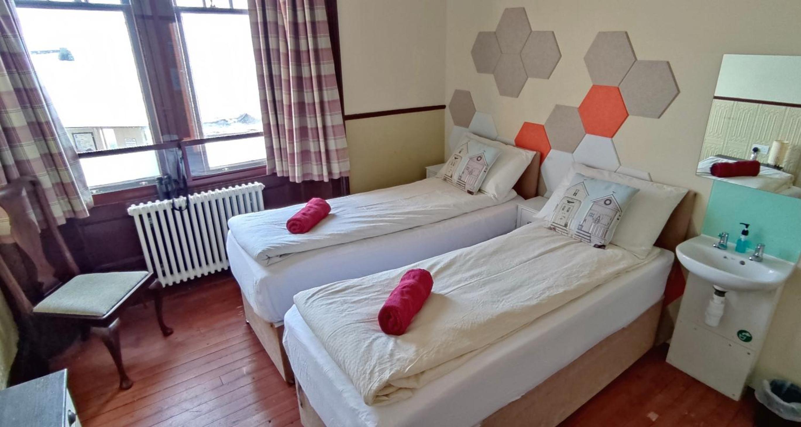 Standard Twin Room with Sea View photo 2