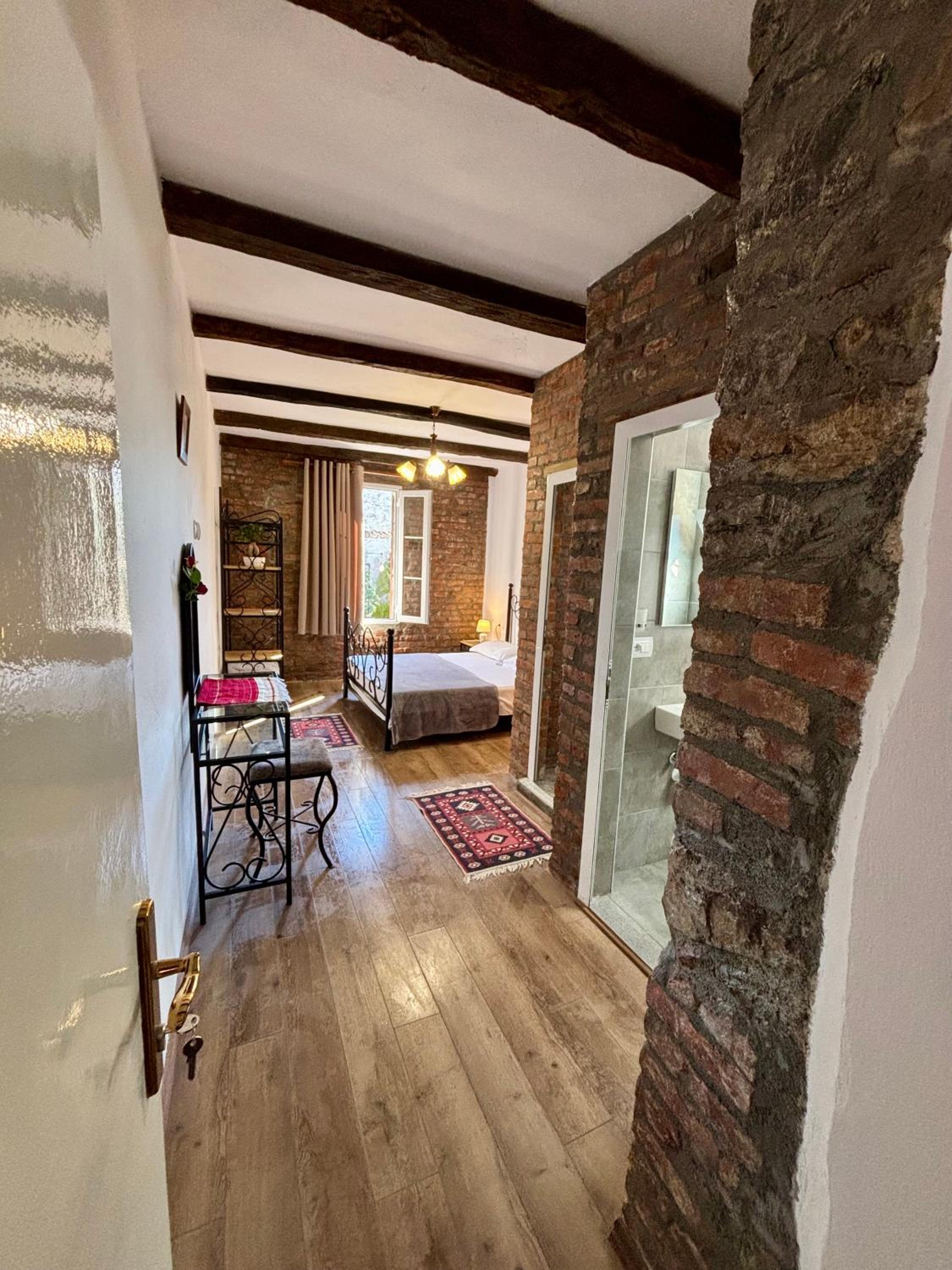 Deluxe Double Room with Shower