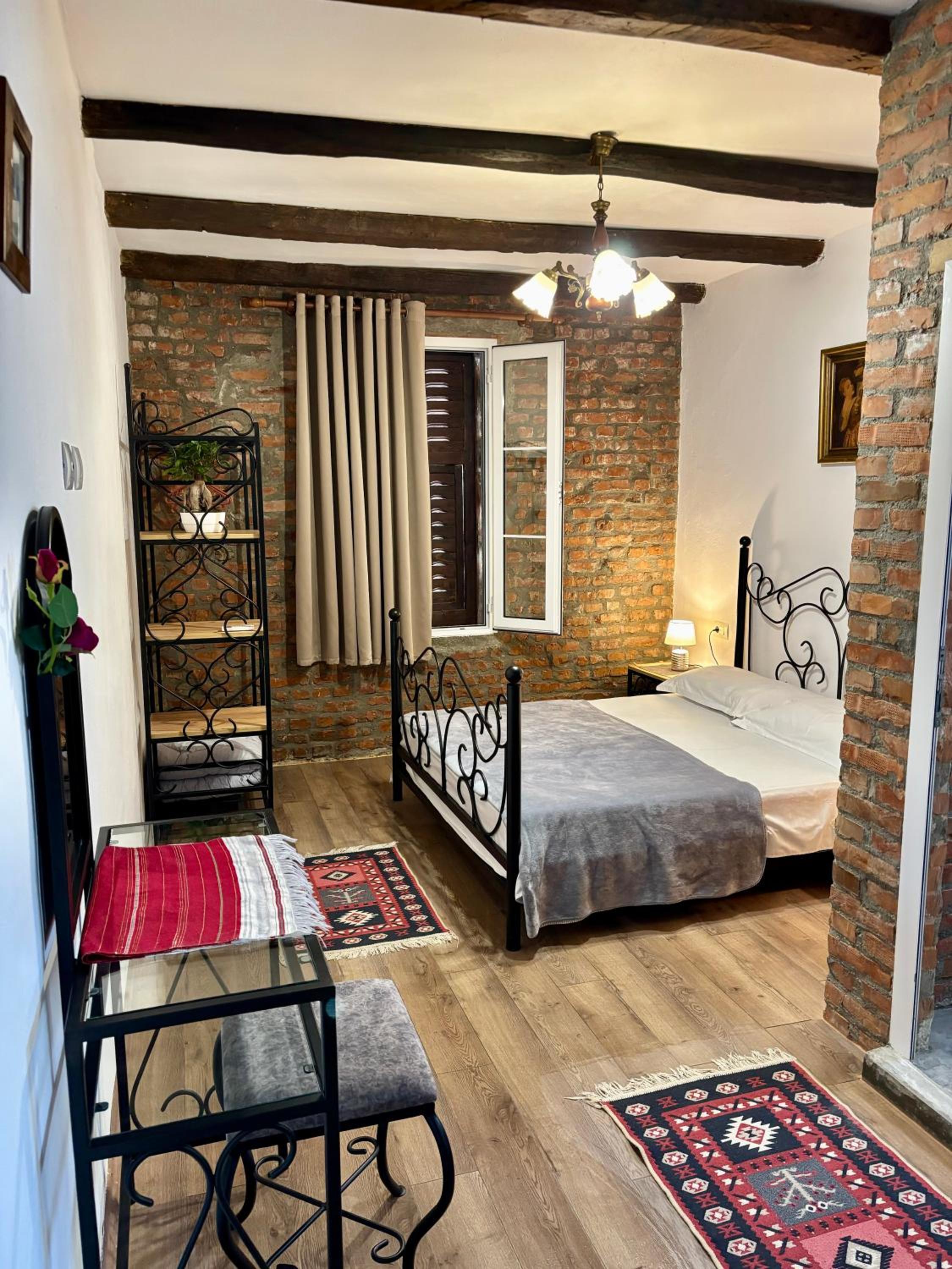 Deluxe Double Room with Shower