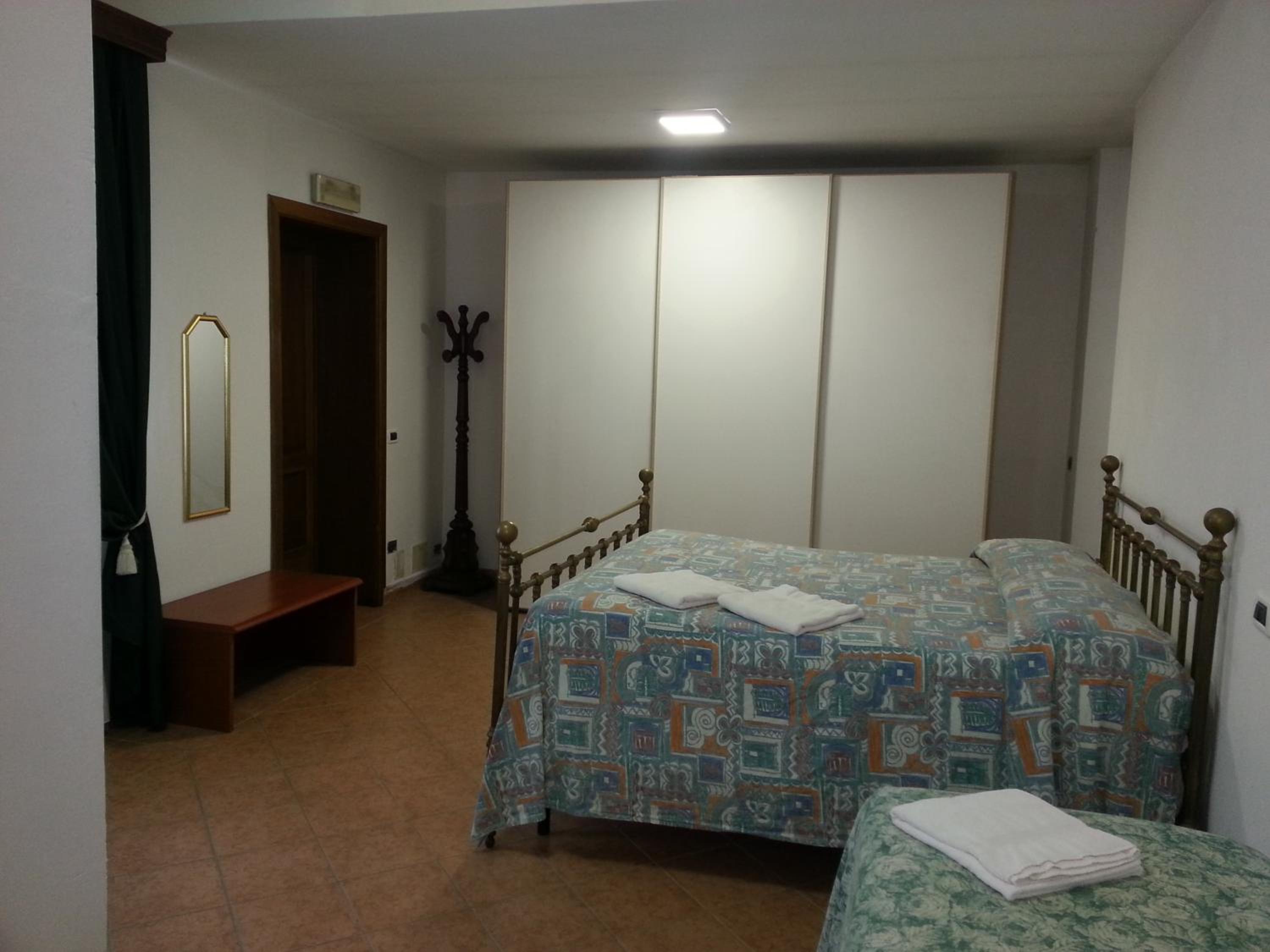 Standard Triple Room photo 2