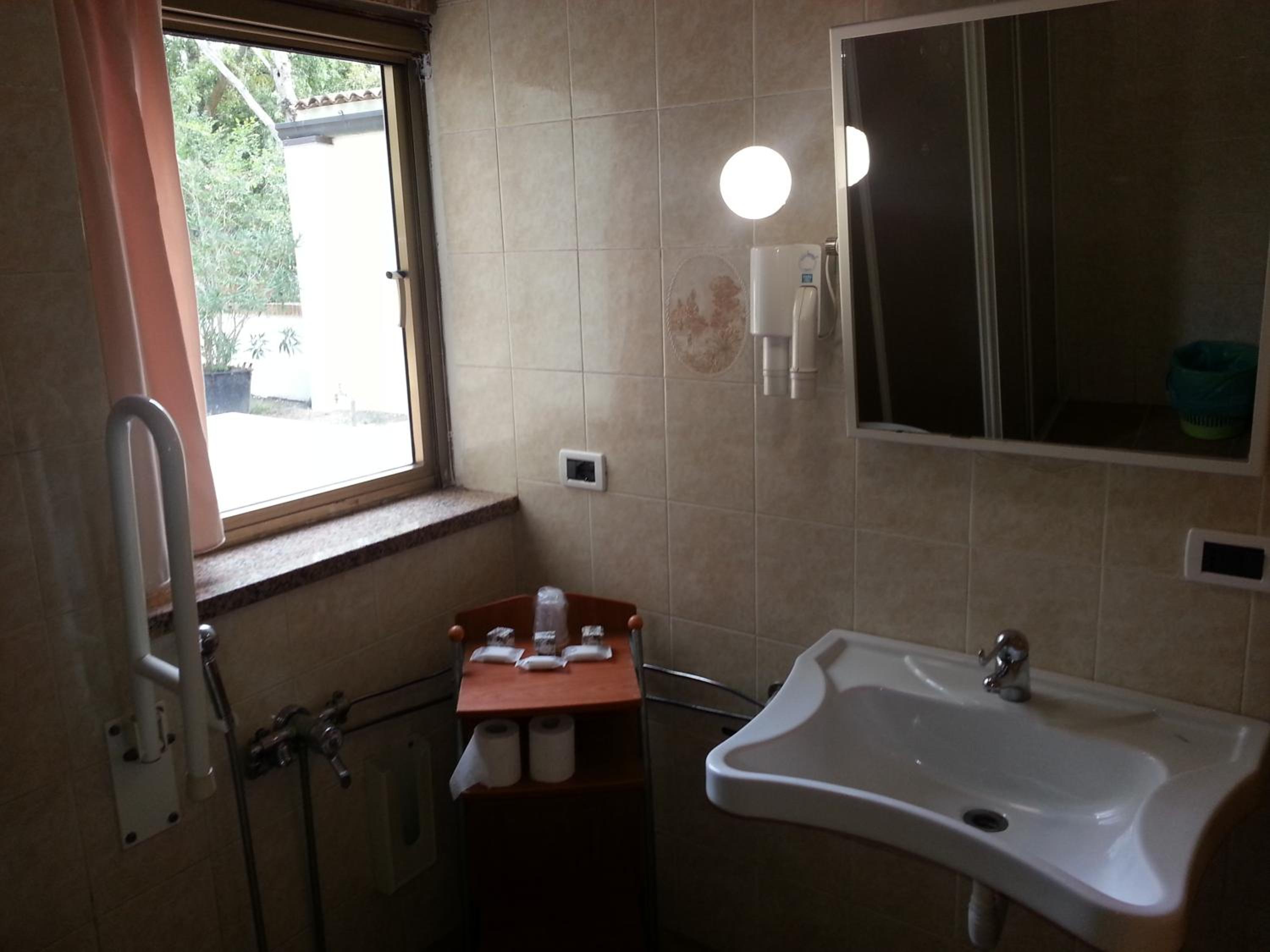 Standard Triple Room photo 3