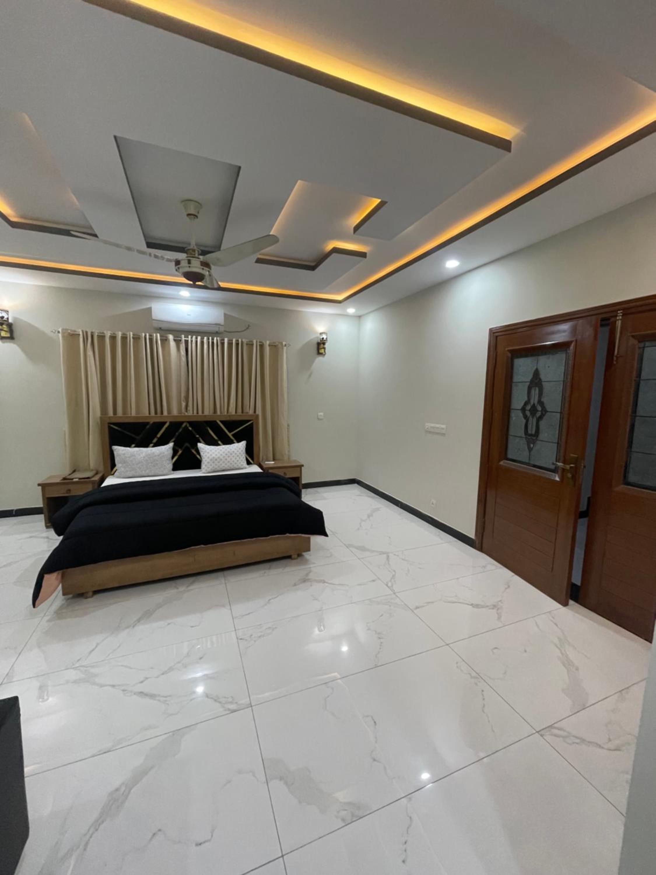 Budget Double Room - Photo 2