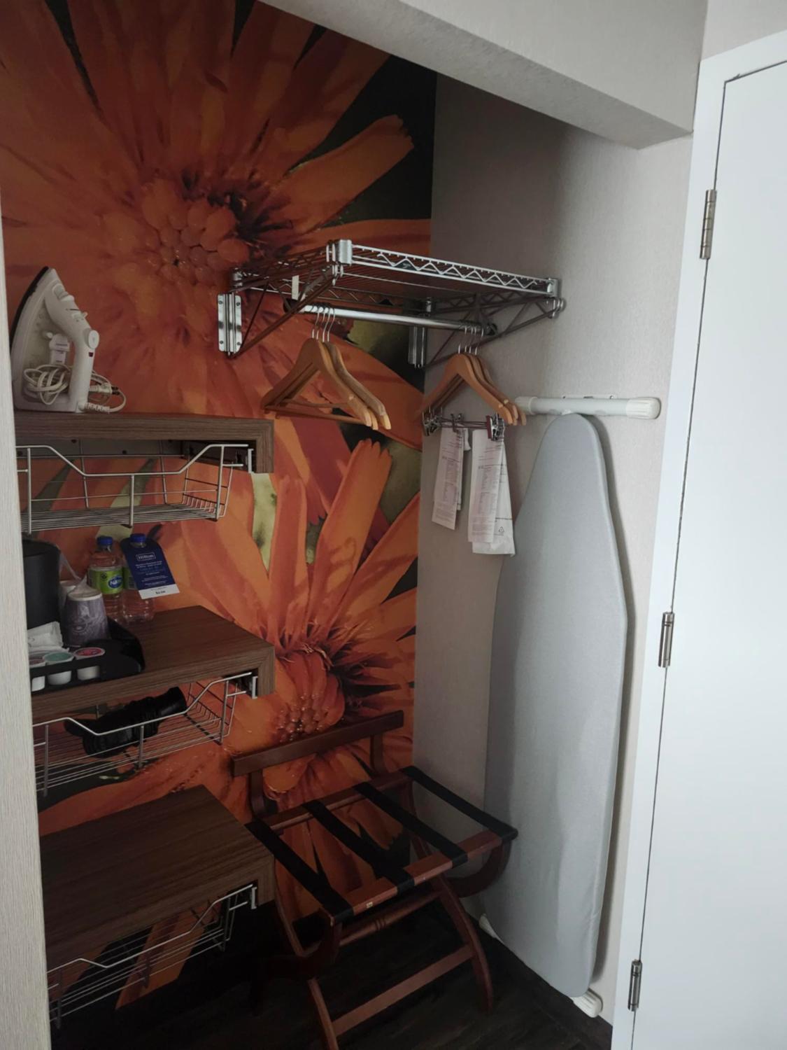 Queen Room - Disability Access photo 2