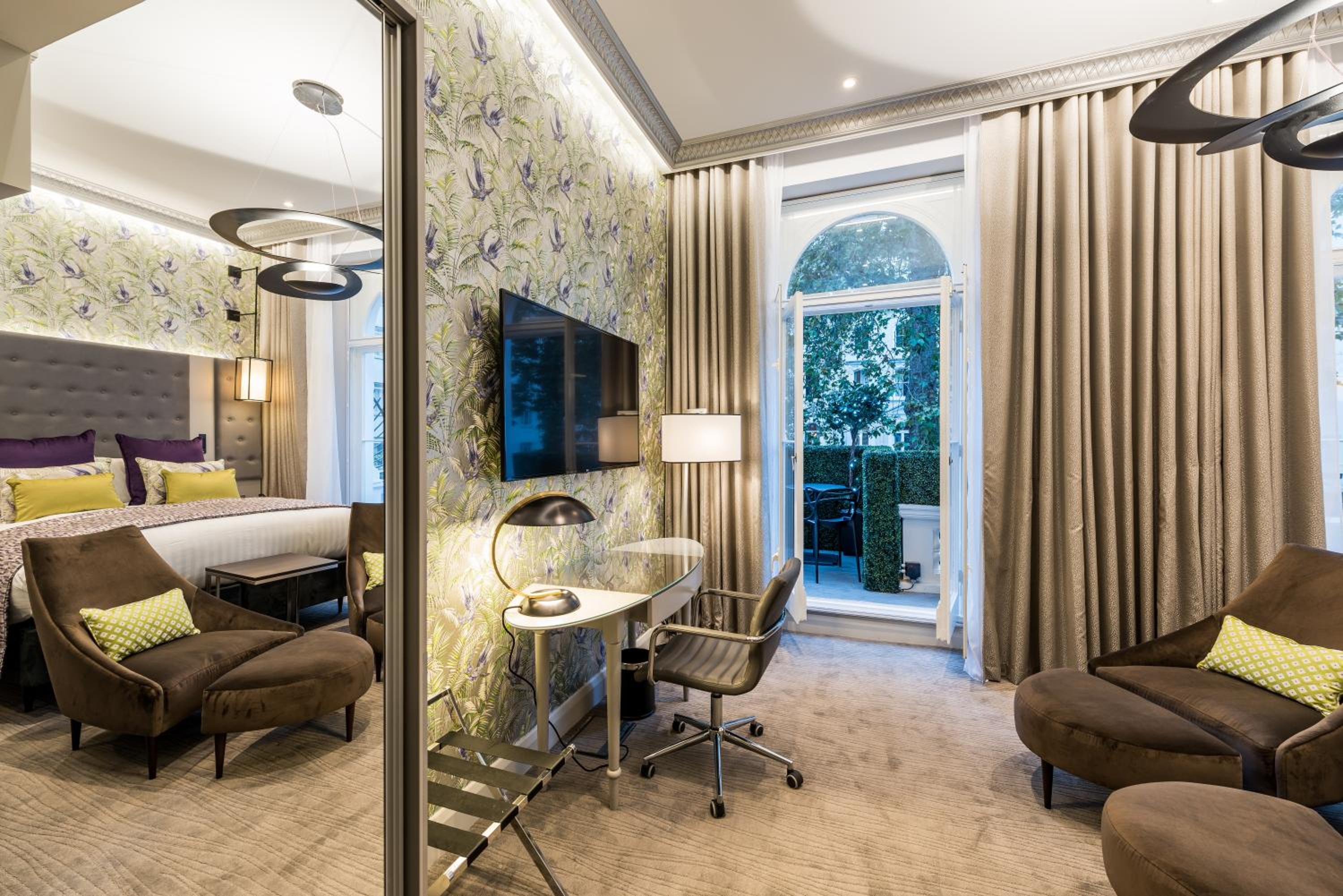 Junior King Suite photo 1