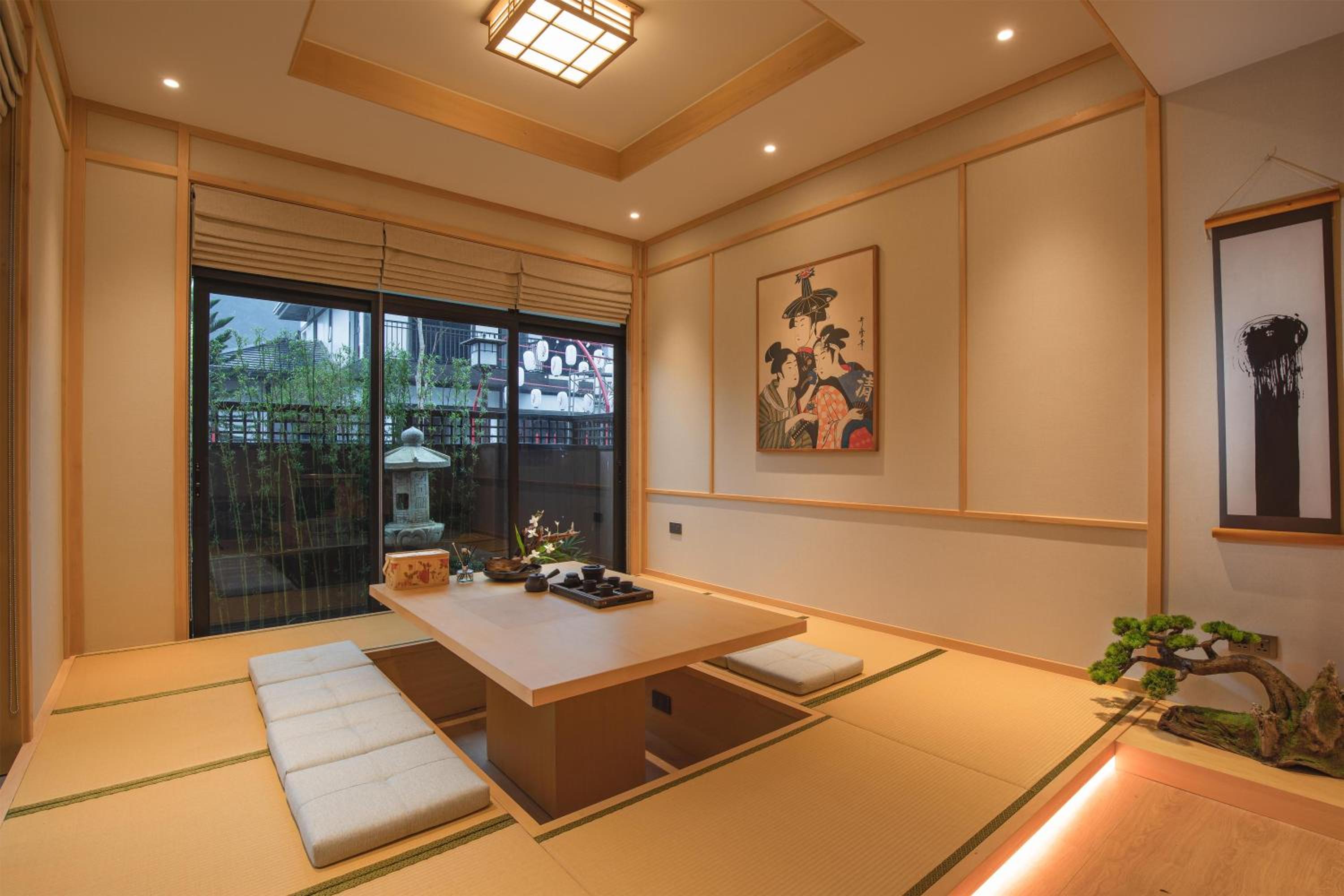 Three-Bedroom King Villa