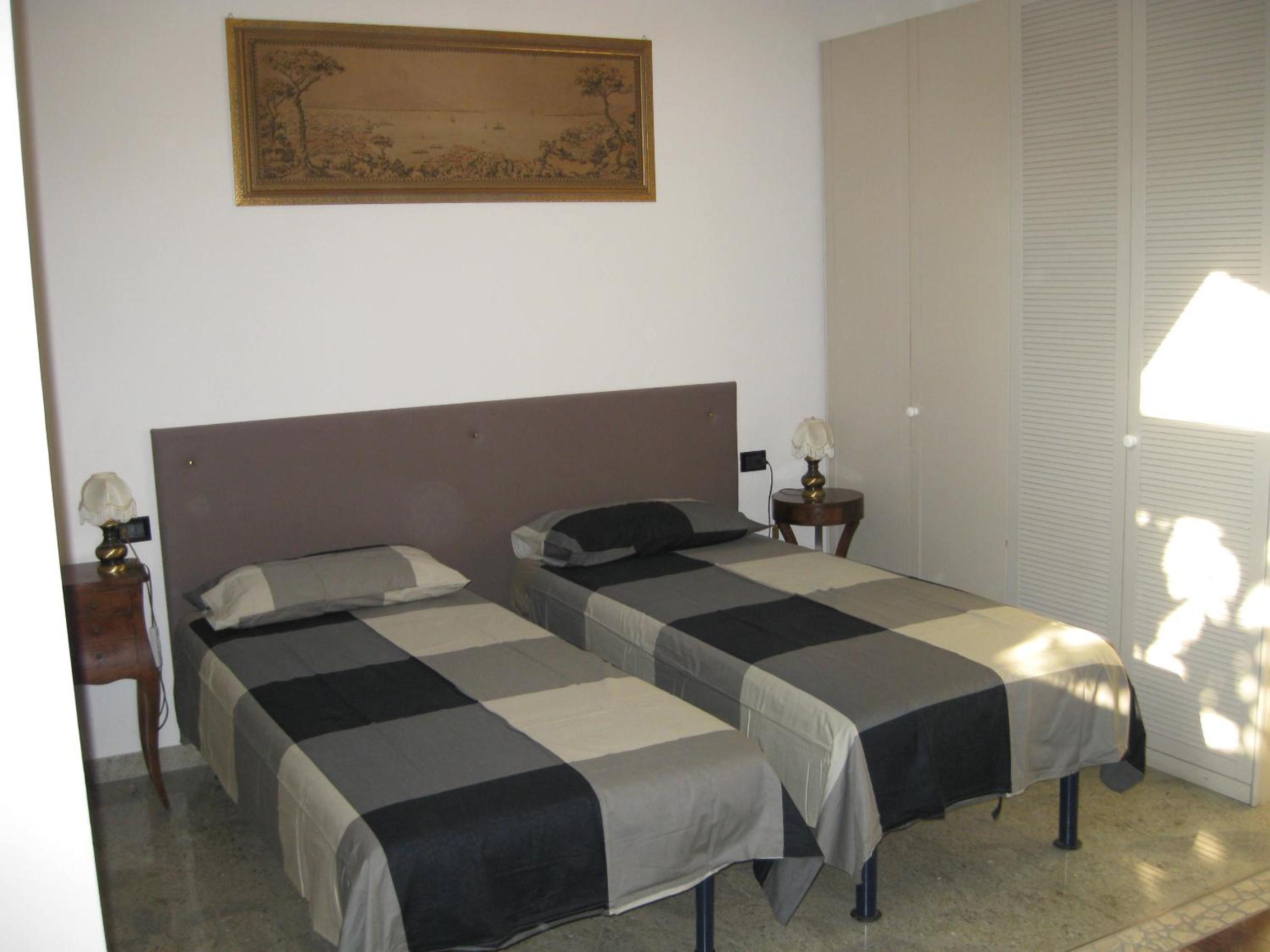 Double Or Twin Room With Private Bathroom photo 2