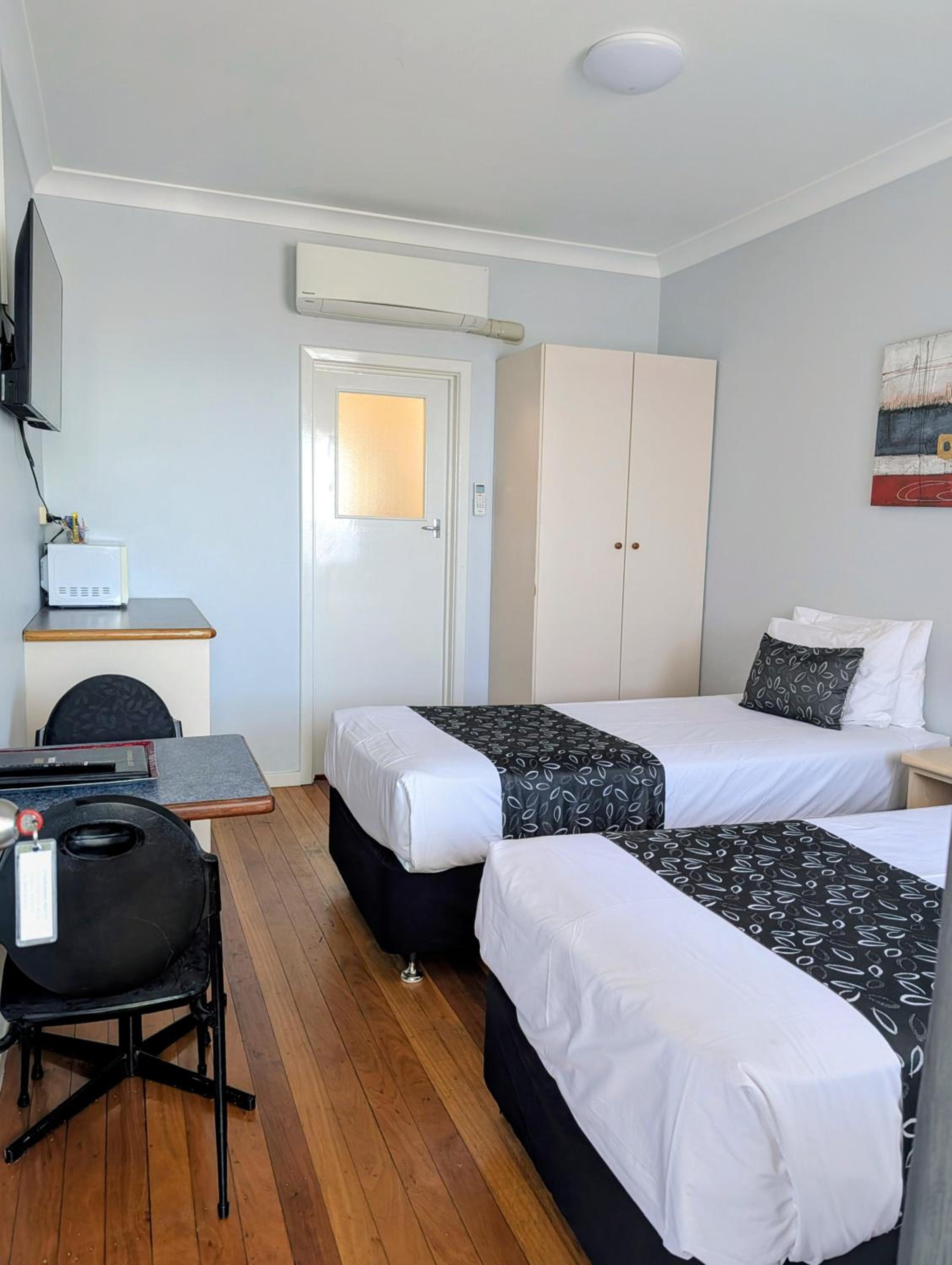 Budget Double or Twin Room photo 3