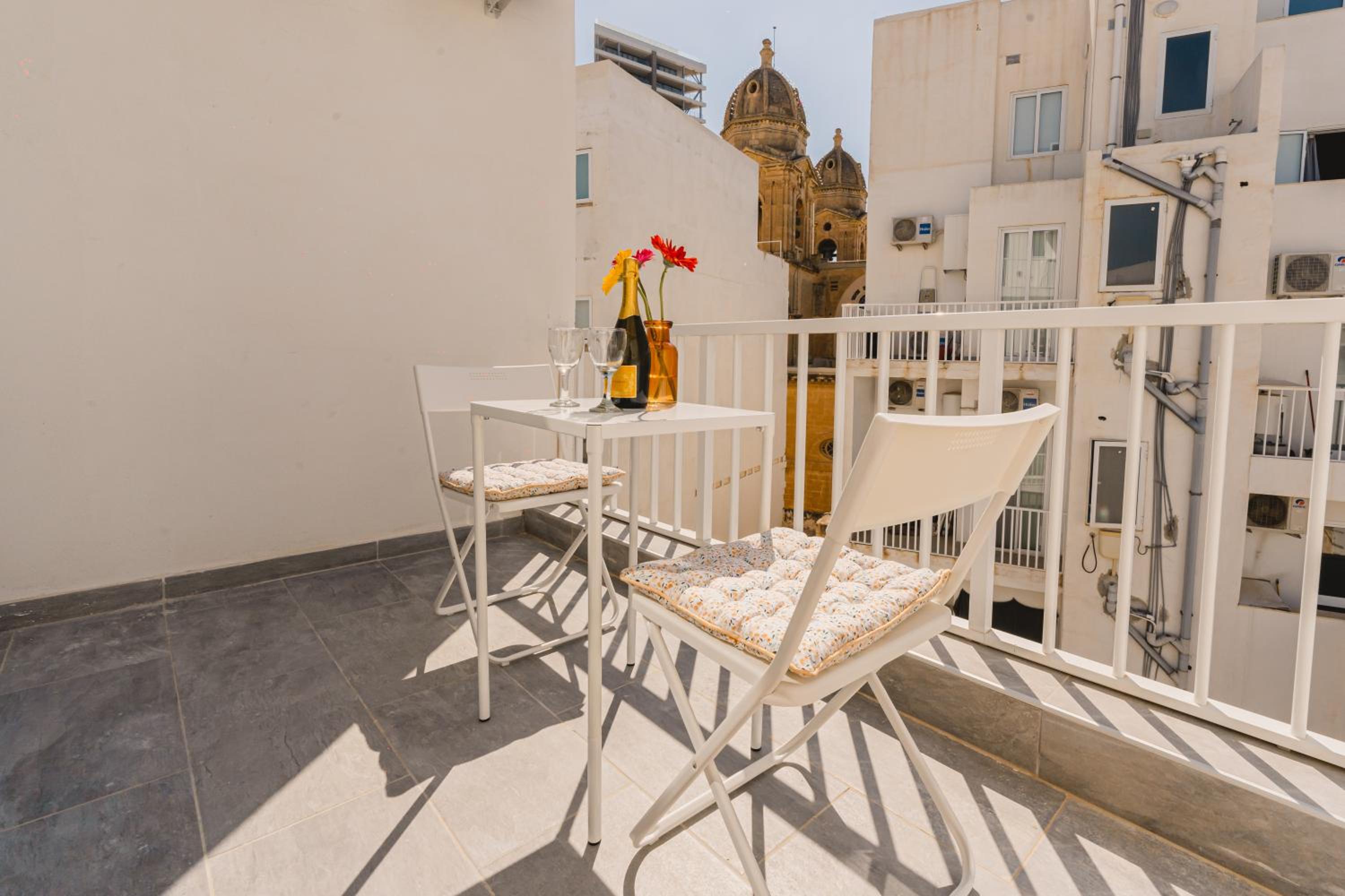 One-Bedroom Apartment