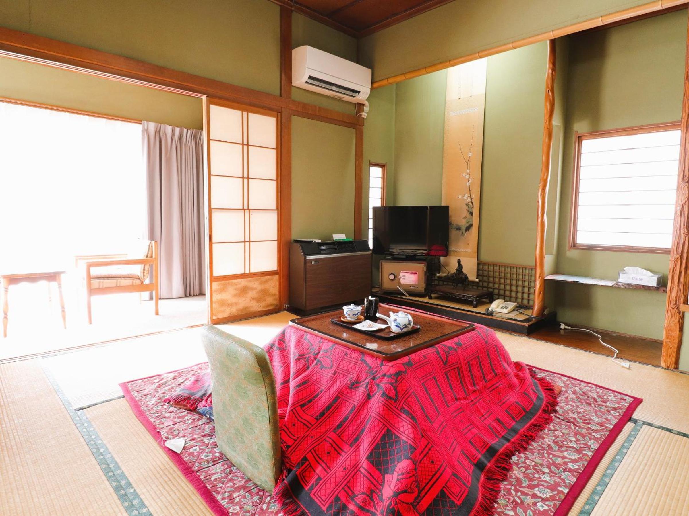 Japanese-Style Room