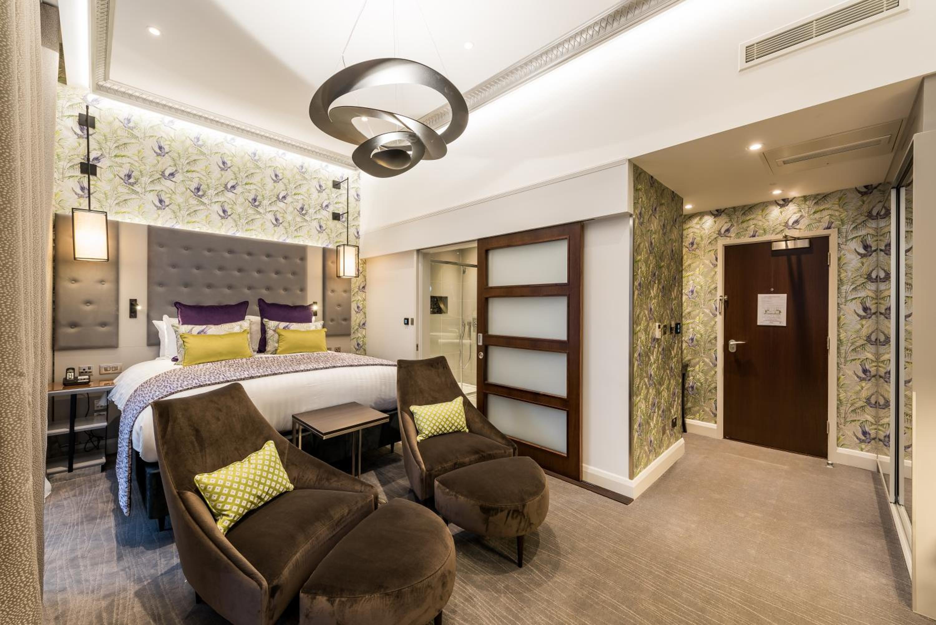 Junior King Suite photo 3