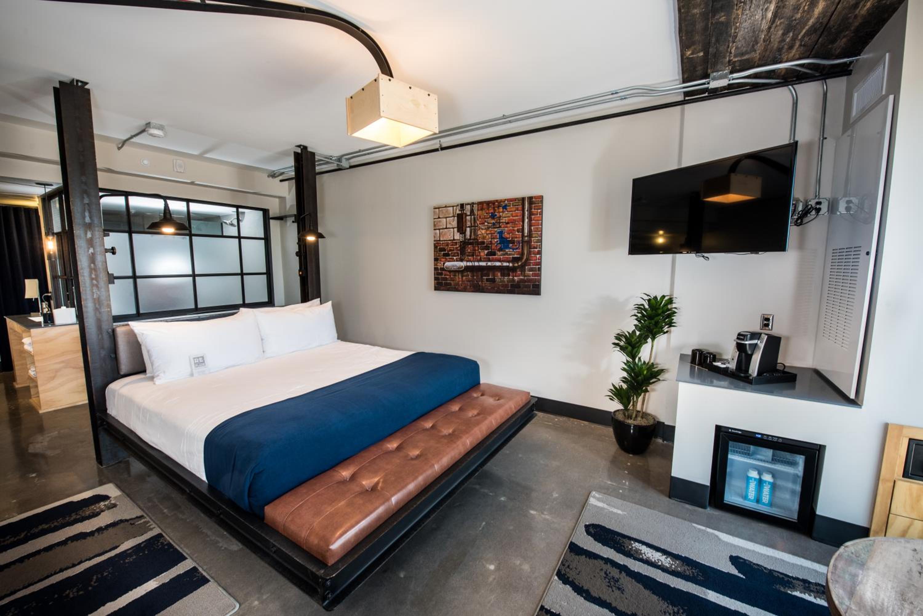 Standard King Room - Photo 1