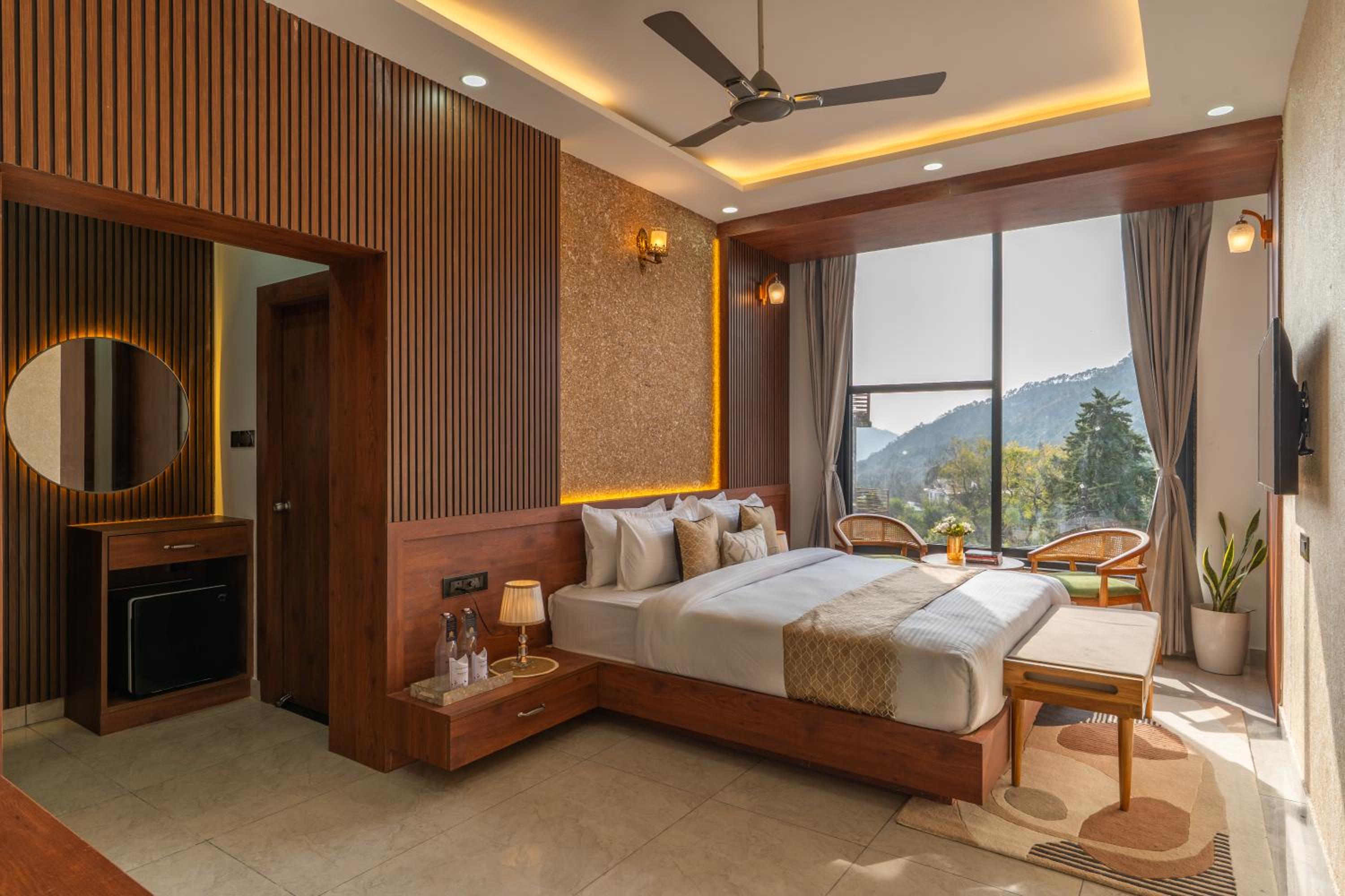 King Room with Mountain View