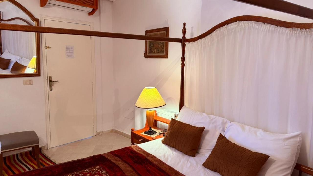 Superior Queen Room with Two Queen Beds photo 2