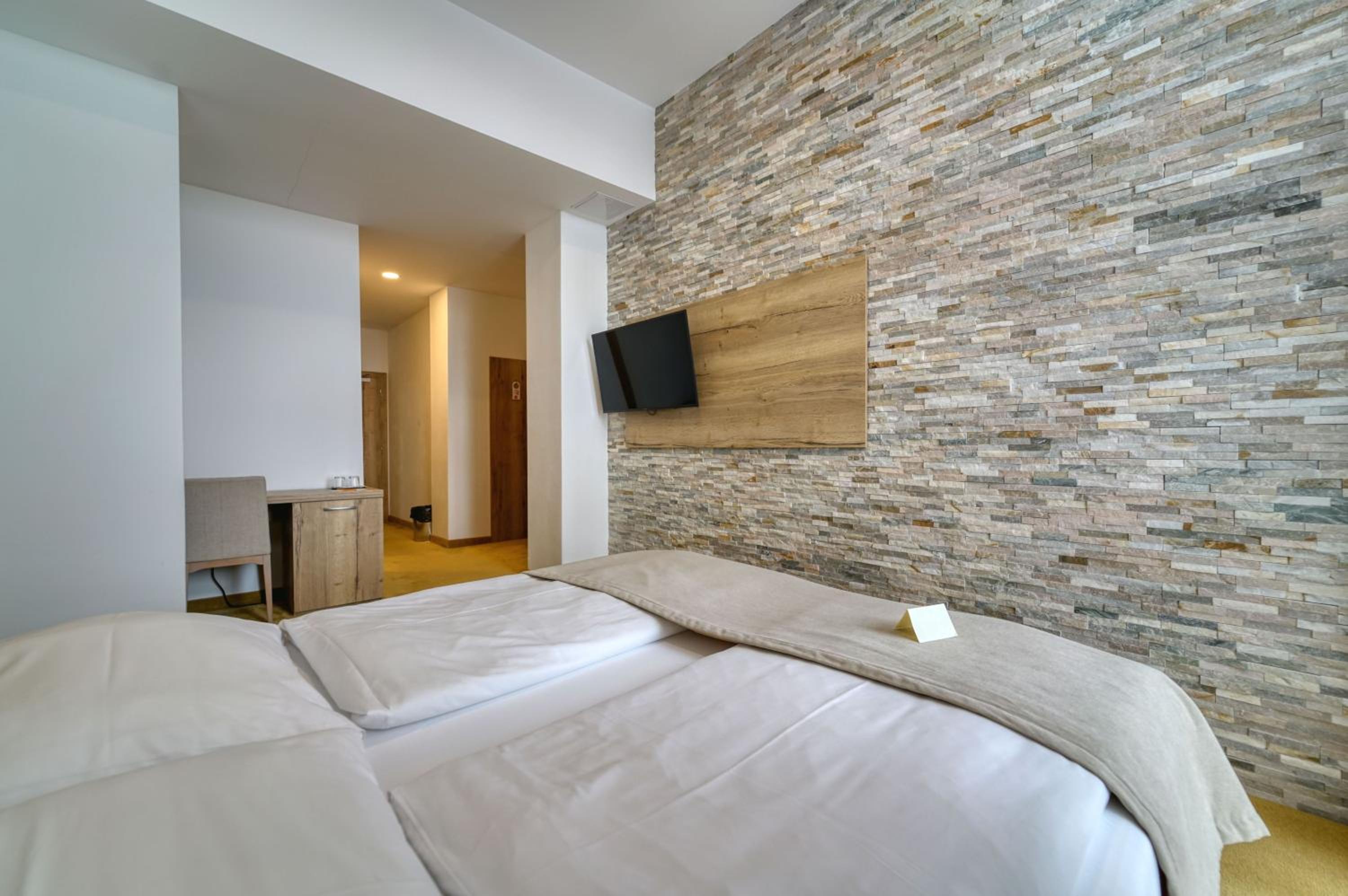 Exclusive Economy Double Room photo 3