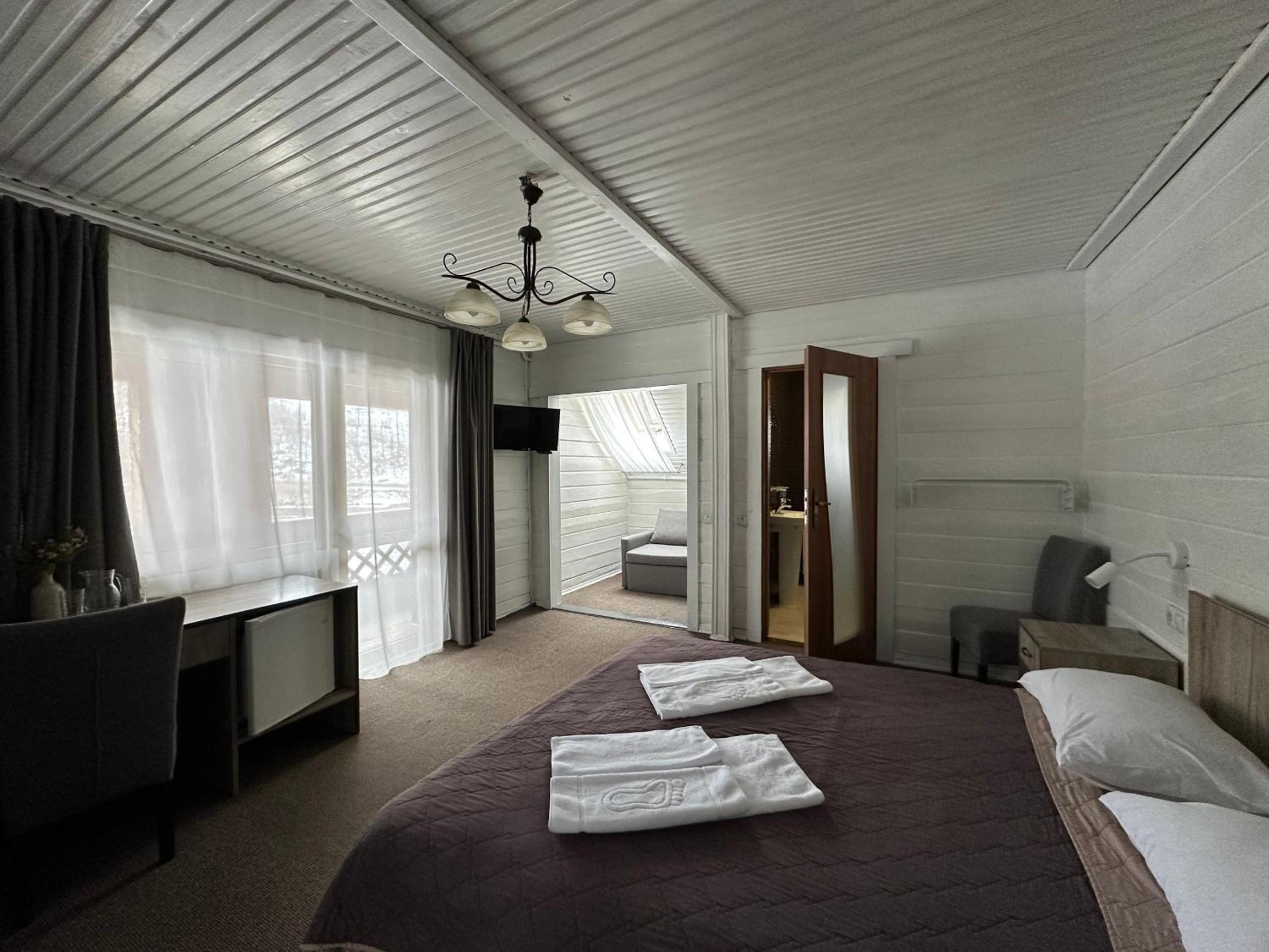 Double Room with Balcony photo 3